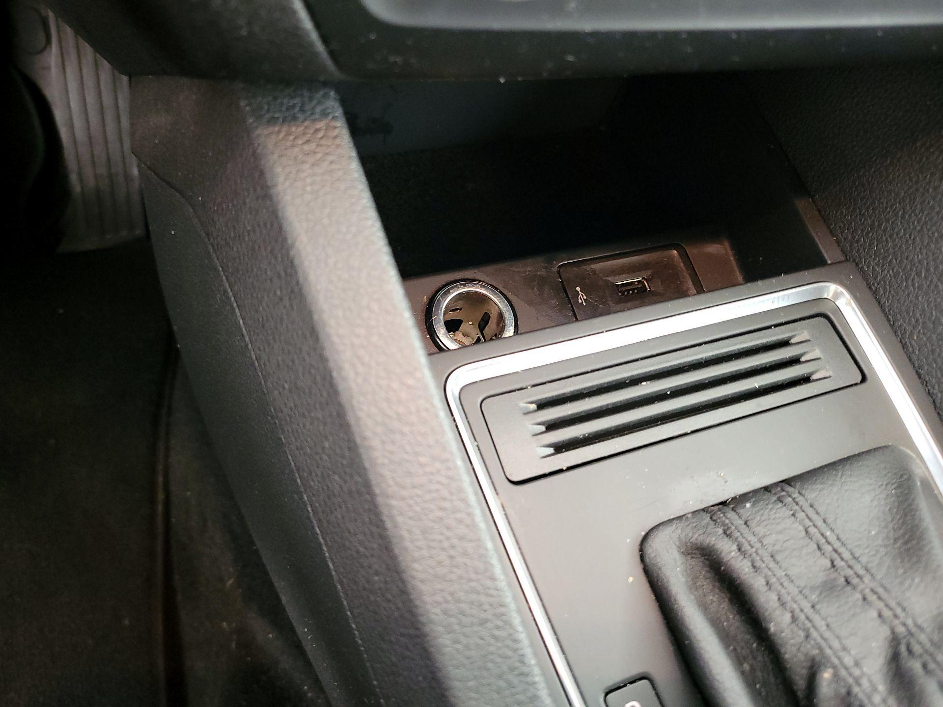 Thumbnail: 2017 Volkswagen Jetta - 18