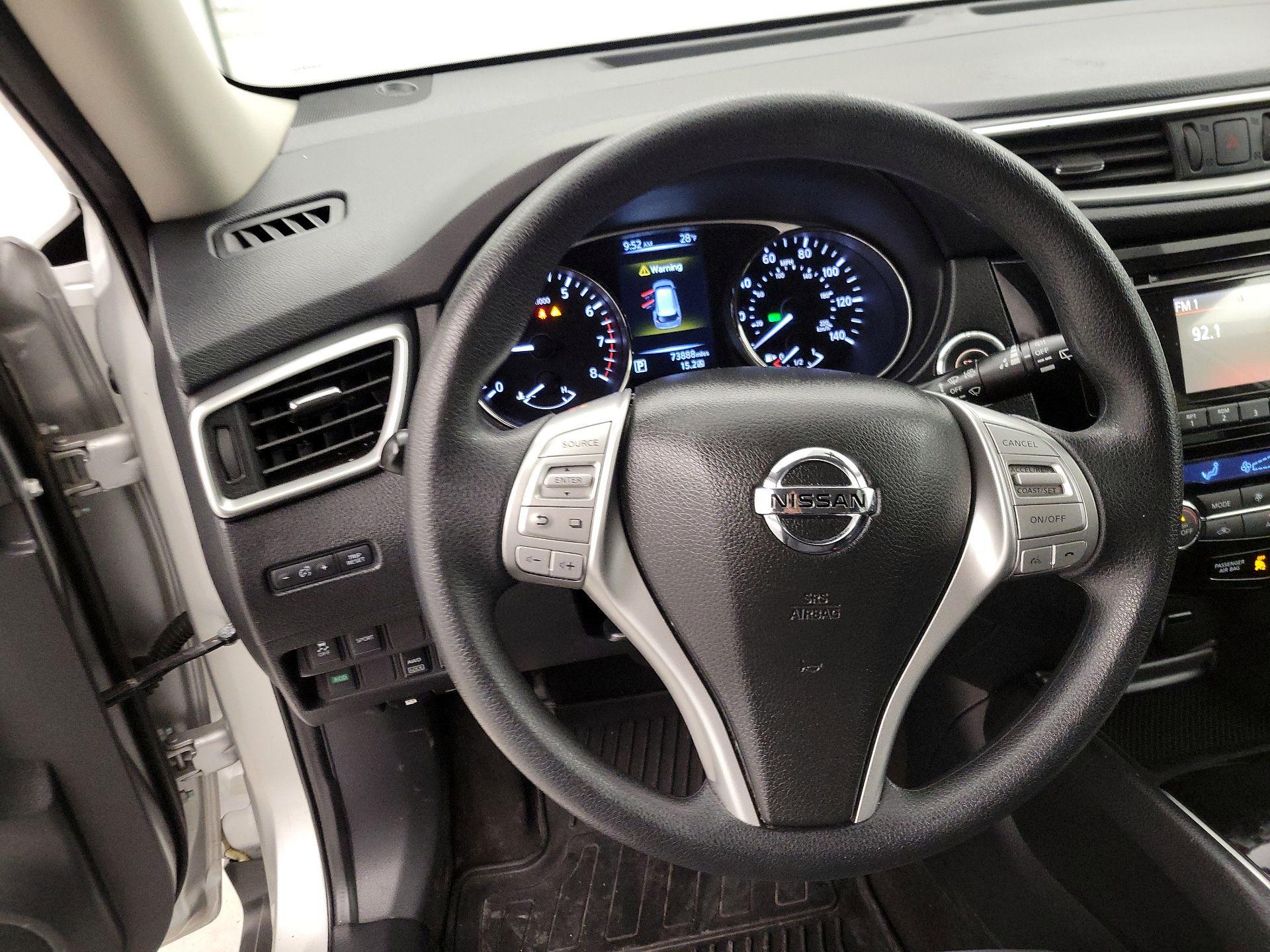 Thumbnail: 2016 Nissan Rogue - 10