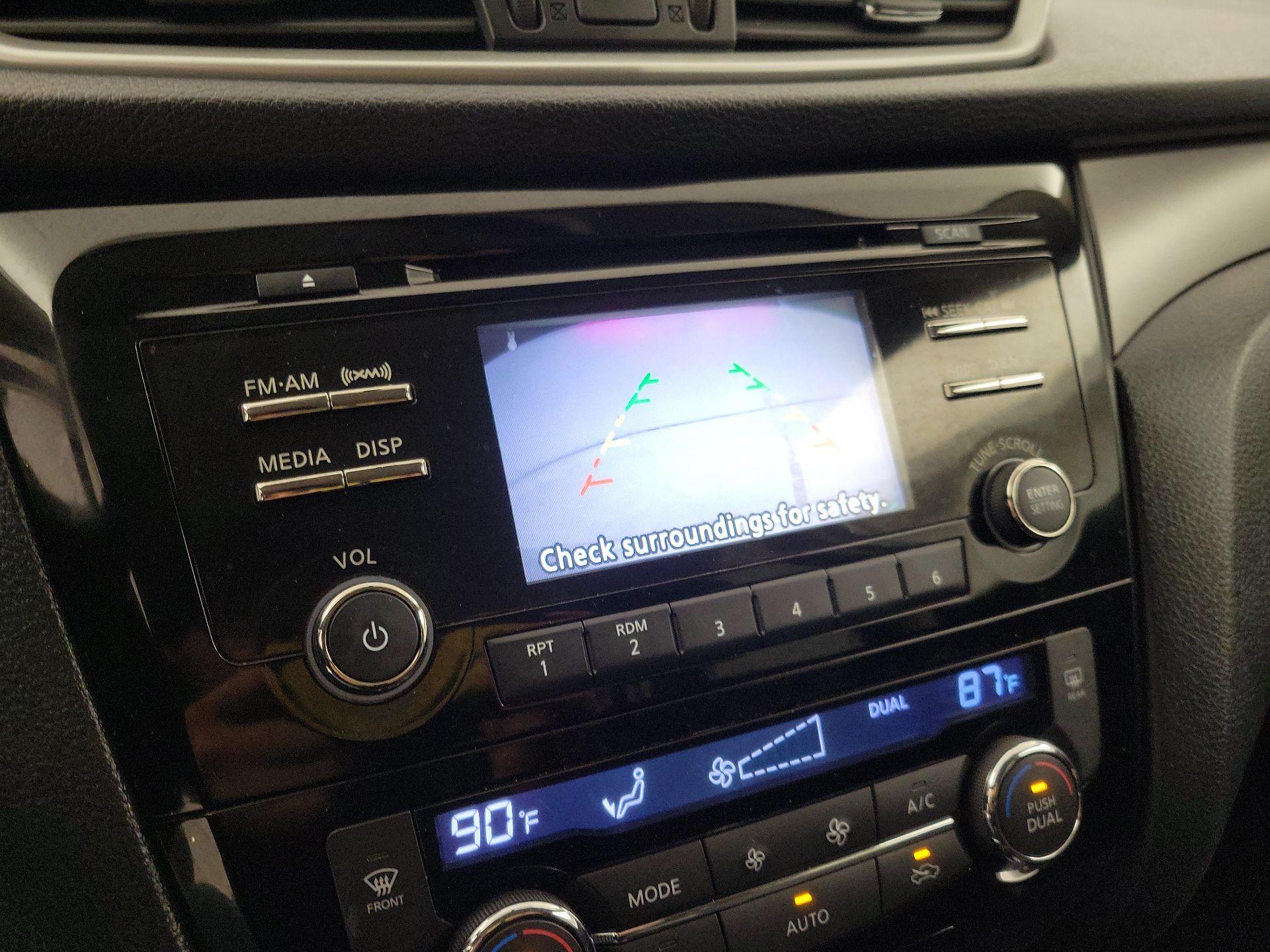 Thumbnail: 2016 Nissan Rogue - 14