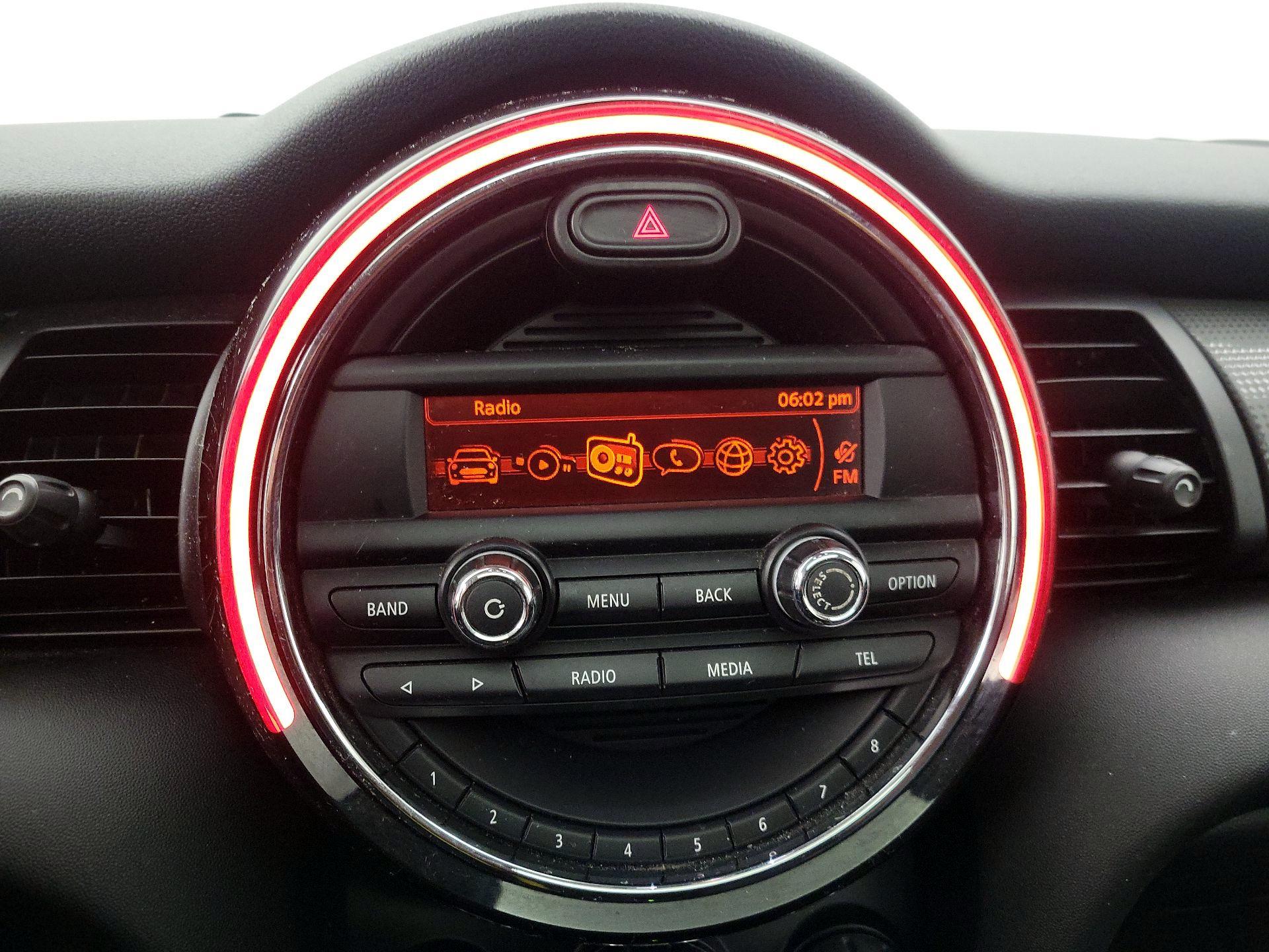 Thumbnail: 2015 MINI Cooper Hardtop - 14