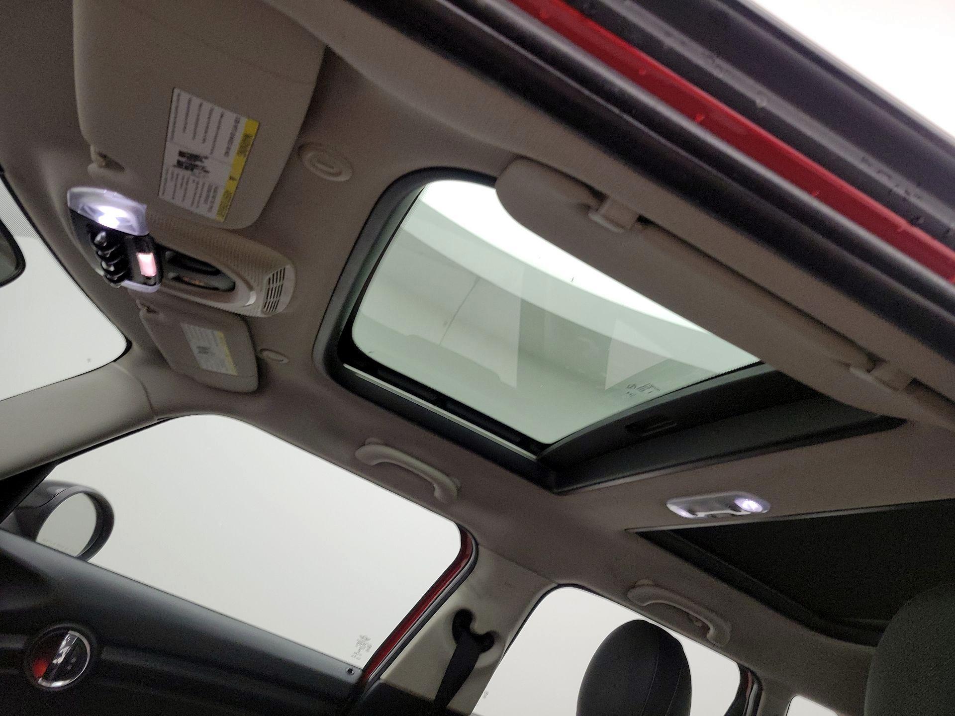 Thumbnail: 2015 MINI Cooper Hardtop - 18