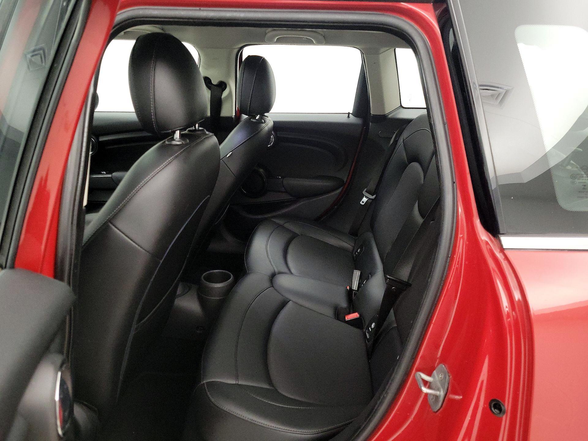 Thumbnail: 2015 MINI Cooper Hardtop - 19