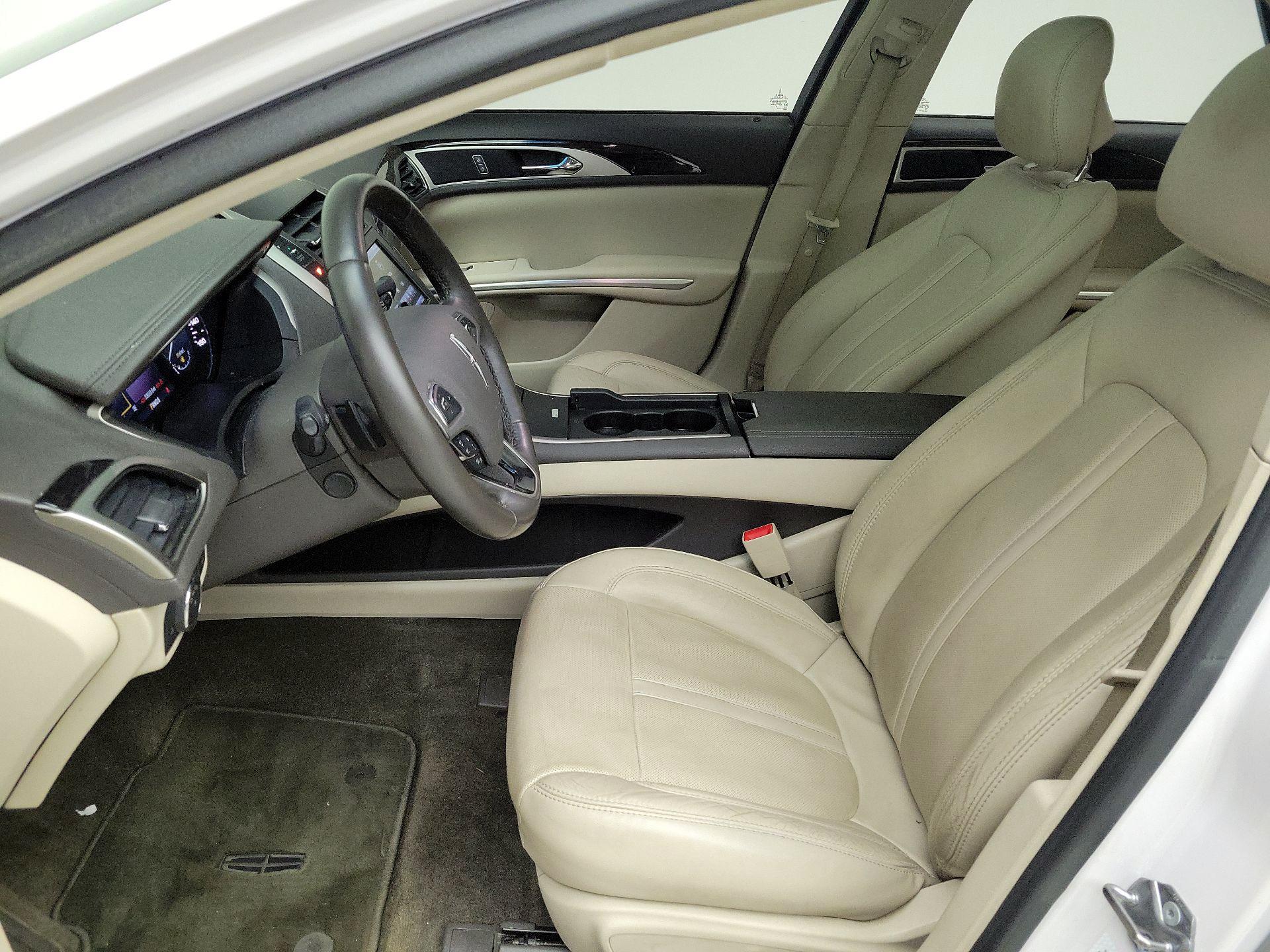 Thumbnail: 2016 Lincoln MKZ - 11