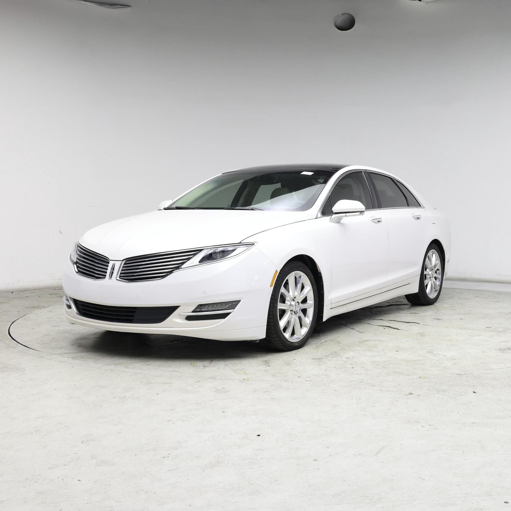 Thumbnail: 2016 Lincoln MKZ - 4