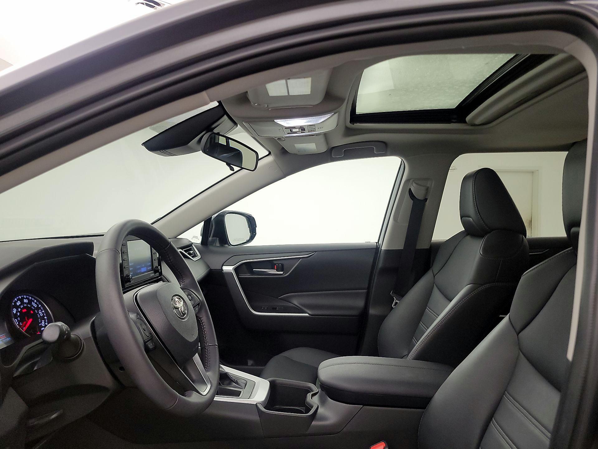 Thumbnail: 2022 Toyota RAV4 - 19