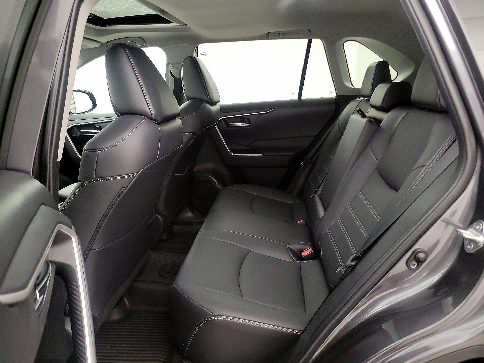 Thumbnail: 2022 Toyota RAV4 - 20