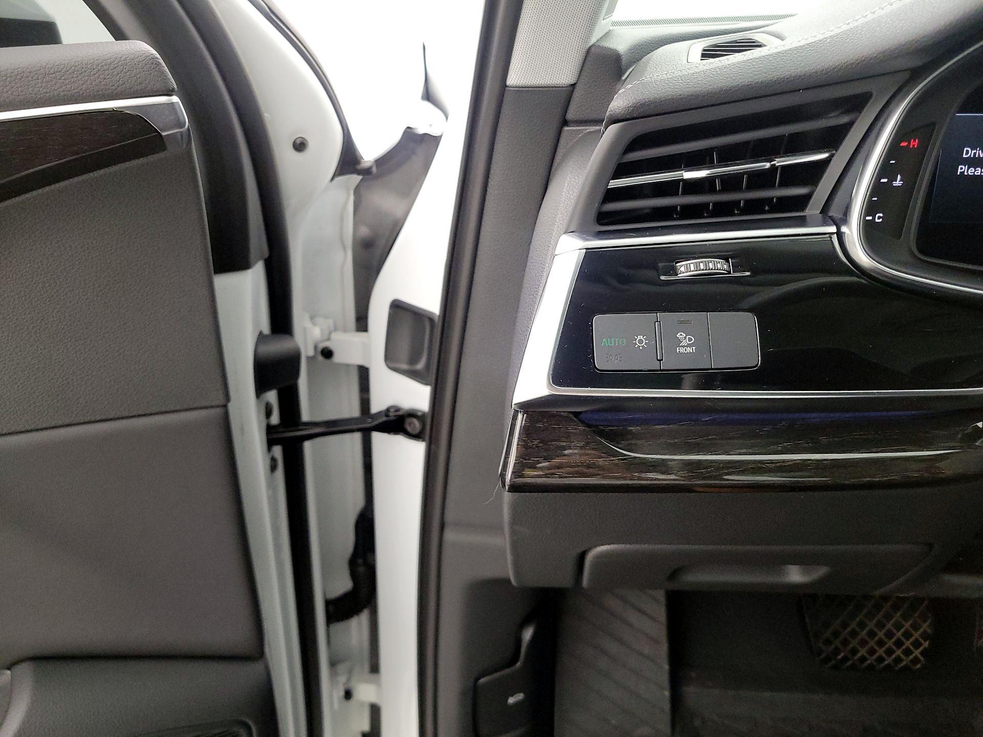 Thumbnail: 2023 Audi Q7 - 13