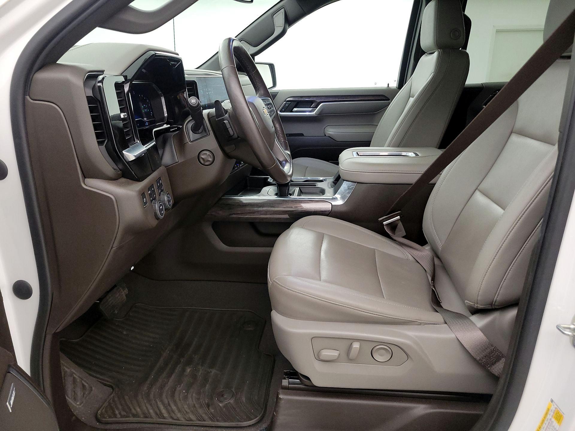 Thumbnail: 2022 Chevrolet Silverado 1500 - 11