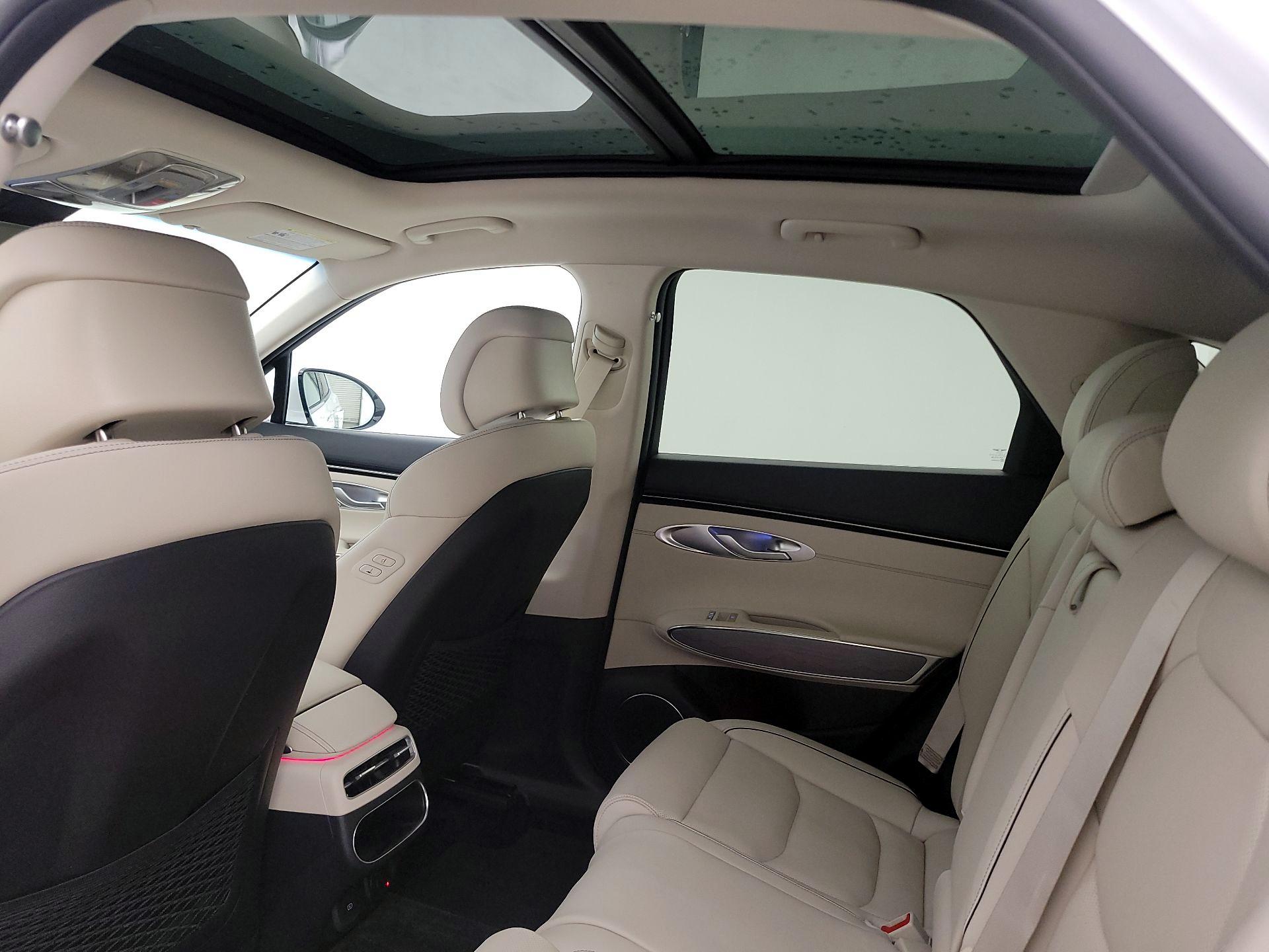 Thumbnail: 2025 Genesis GV70 - 20