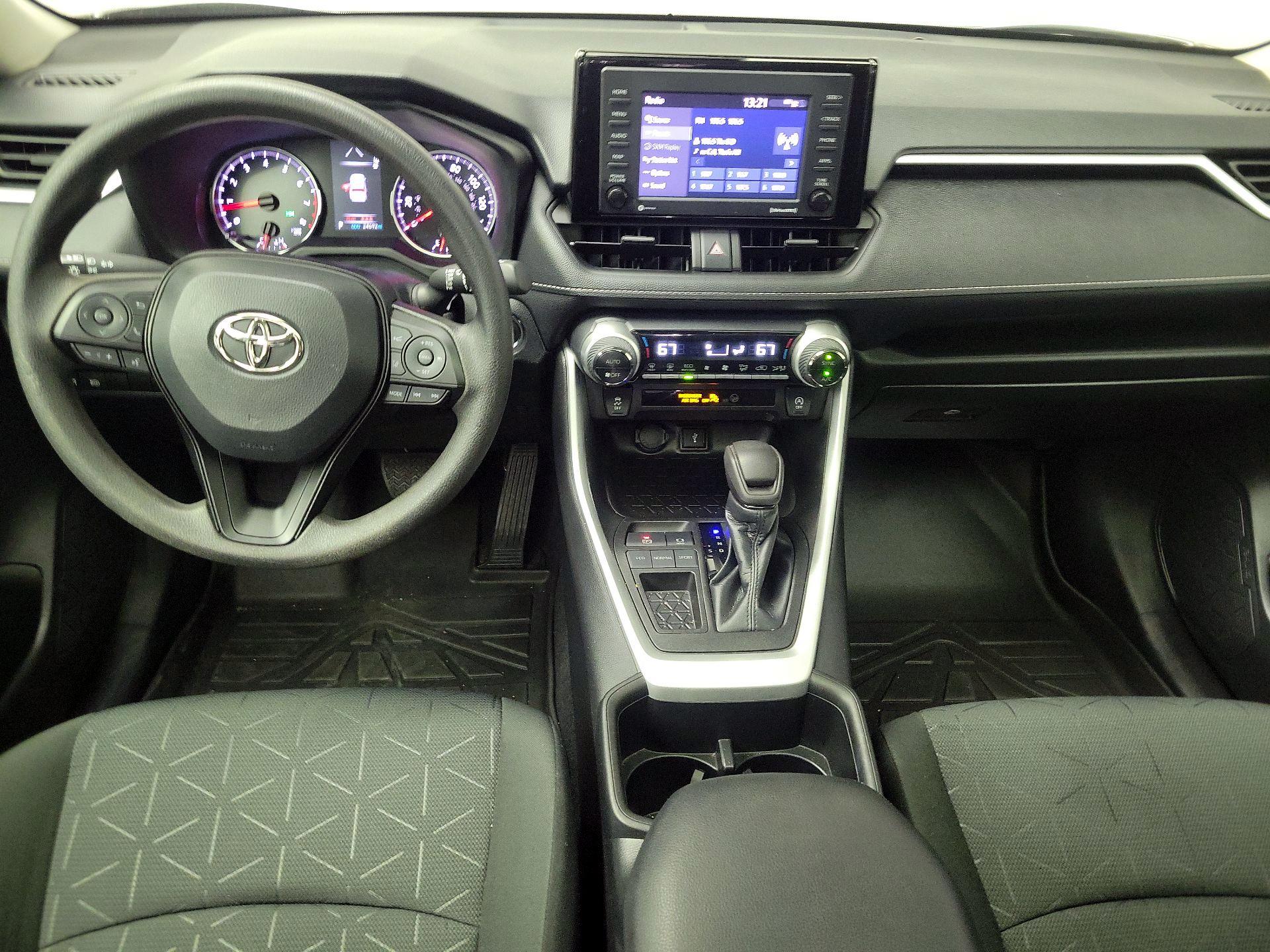 Thumbnail: 2022 Toyota RAV4 - 9