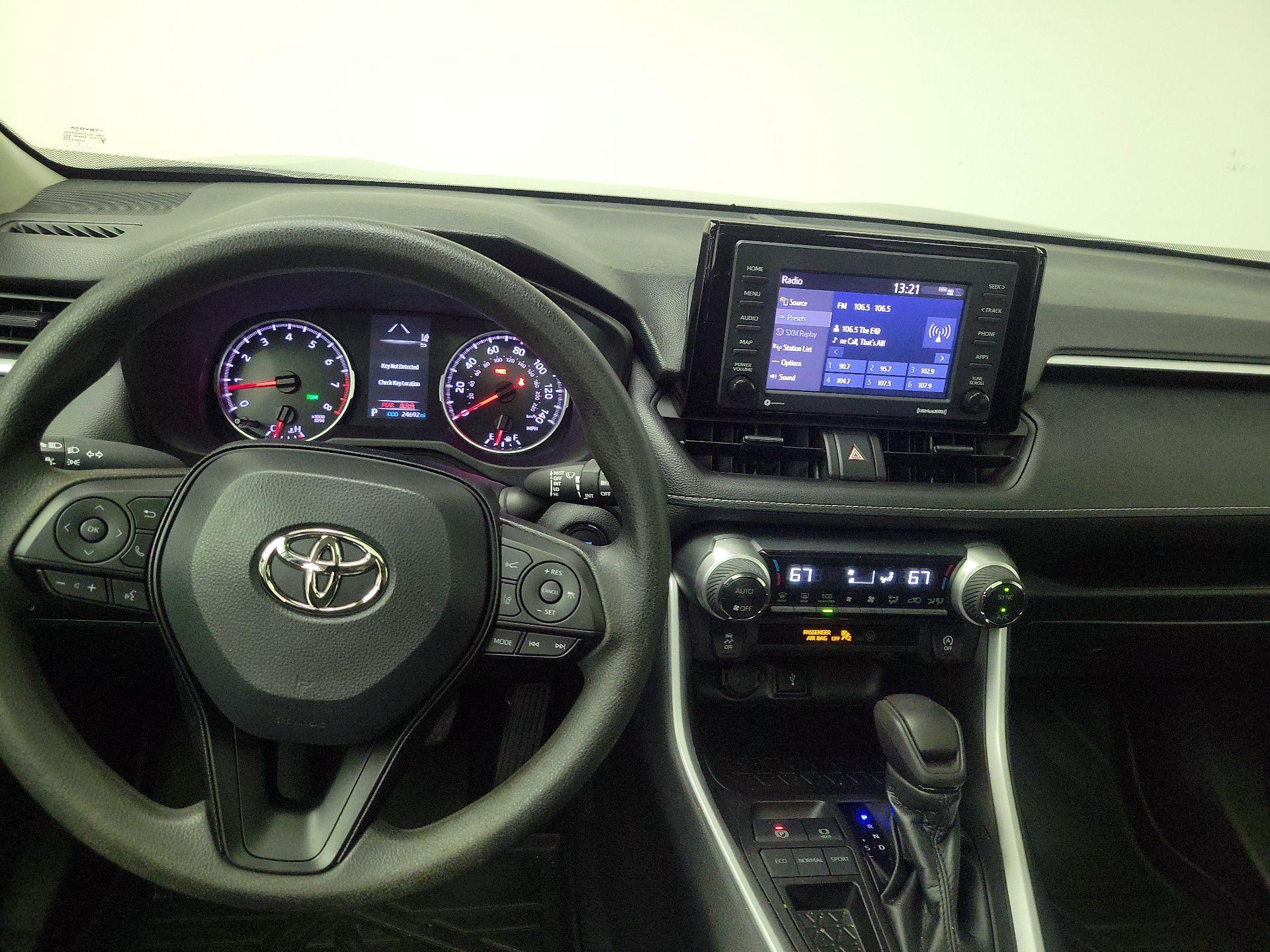 Thumbnail: 2022 Toyota RAV4 - 10