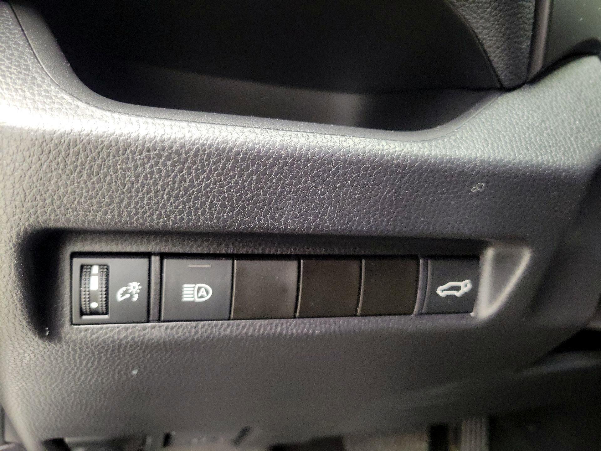 Thumbnail: 2022 Toyota RAV4 - 13