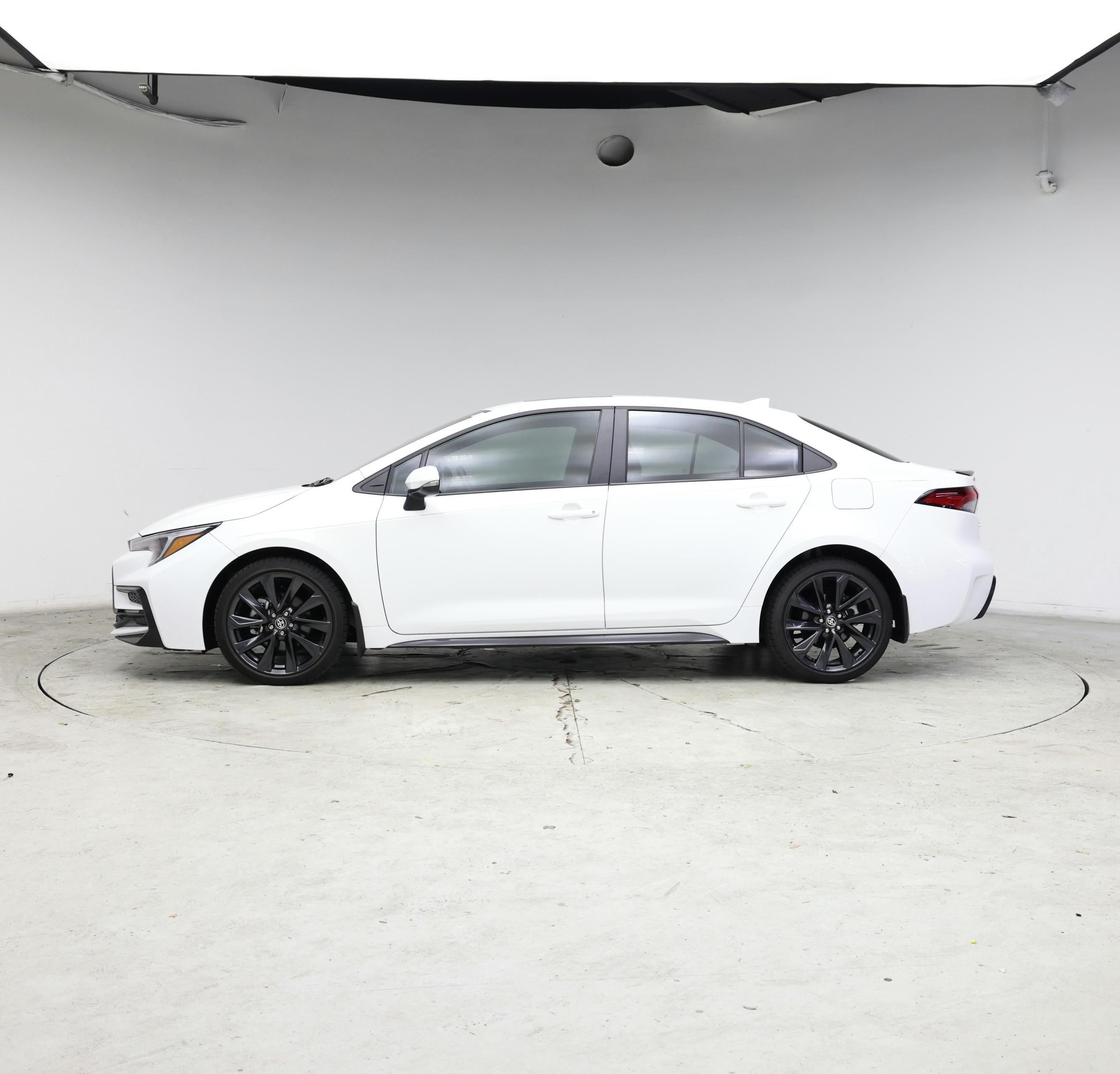 Thumbnail: 2022 Toyota RAV4 - 3