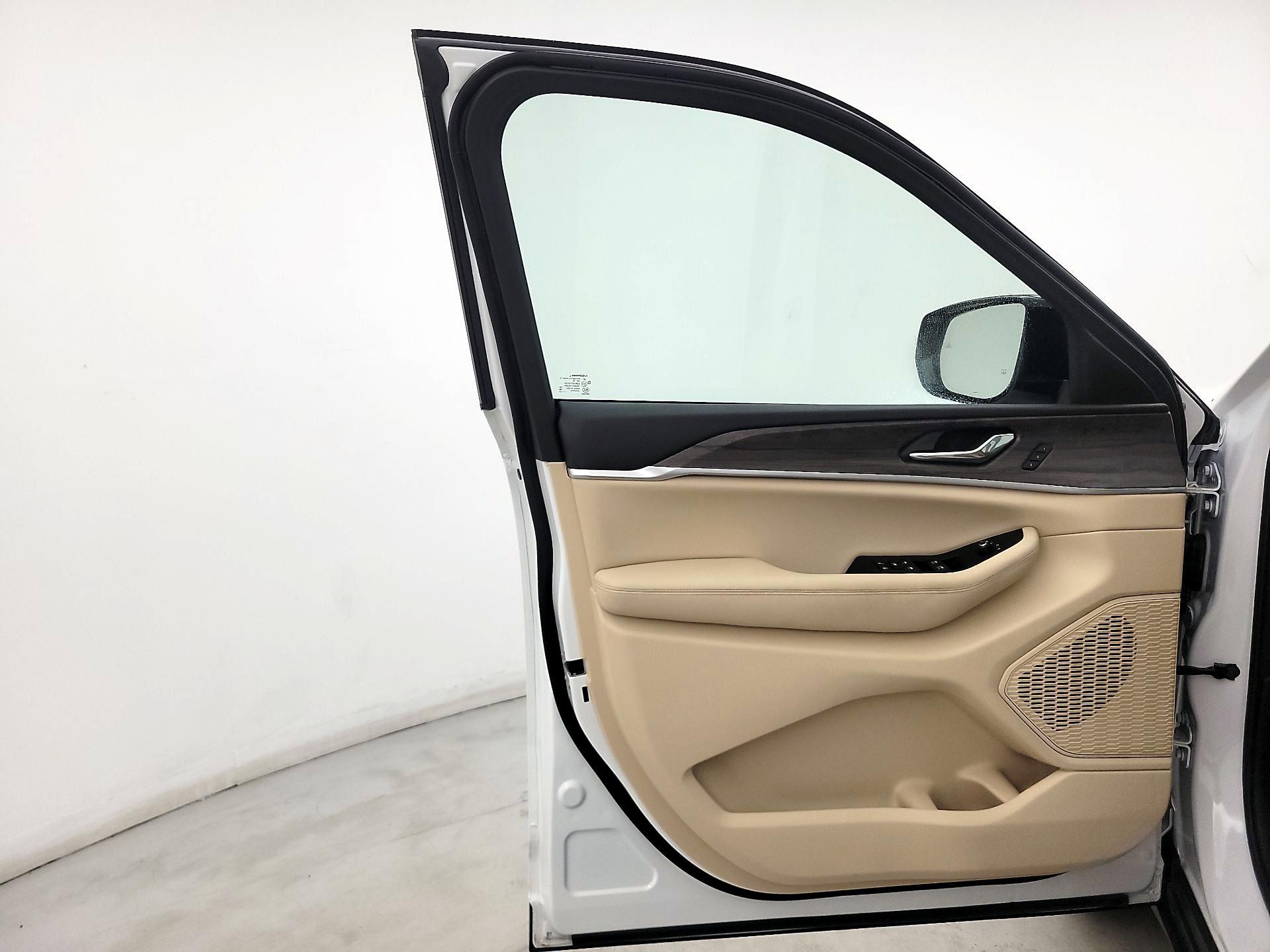 Thumbnail: 2024 Jeep Grand Cherokee - 12