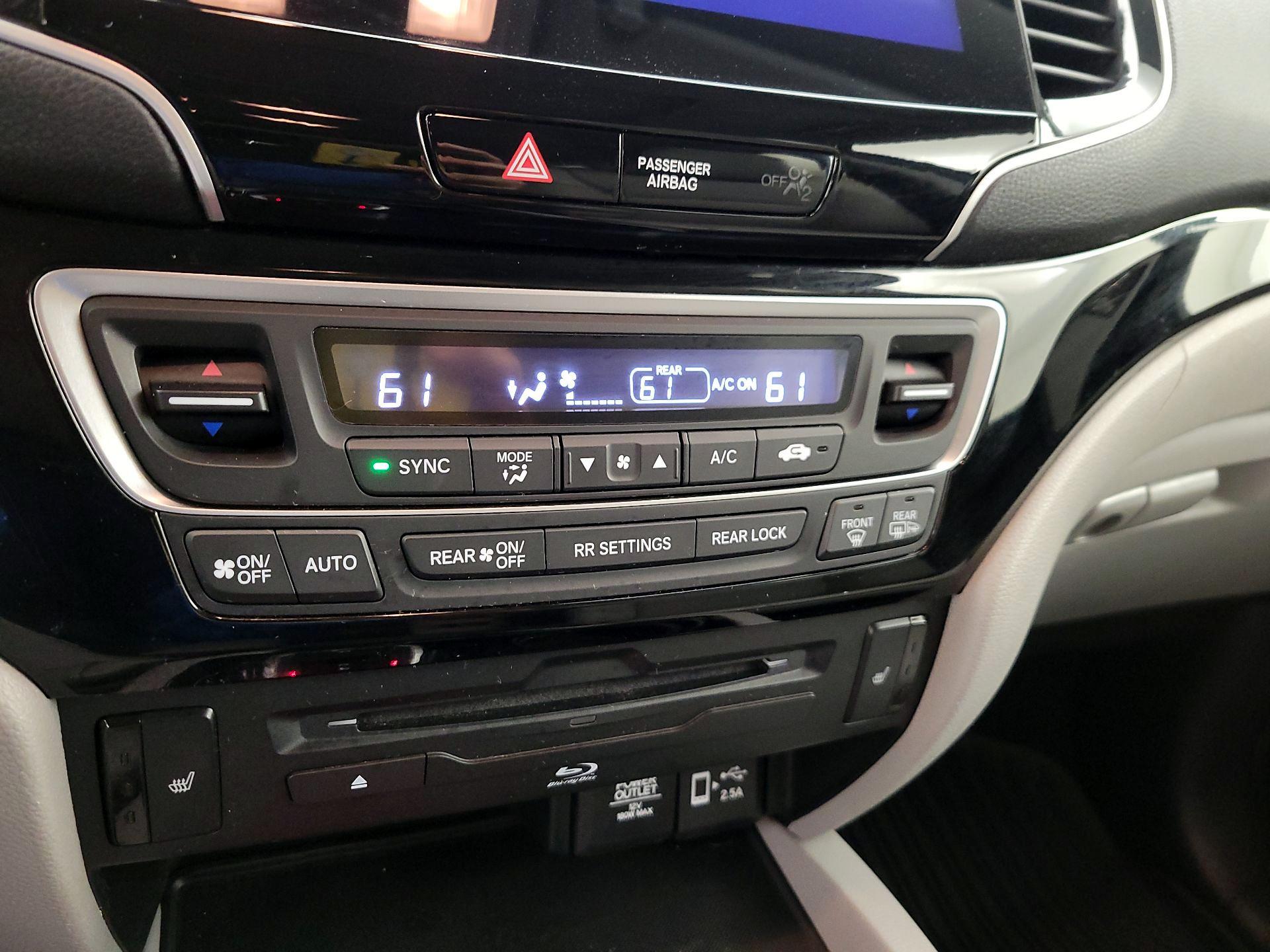 Thumbnail: 2020 Honda Pilot - 17