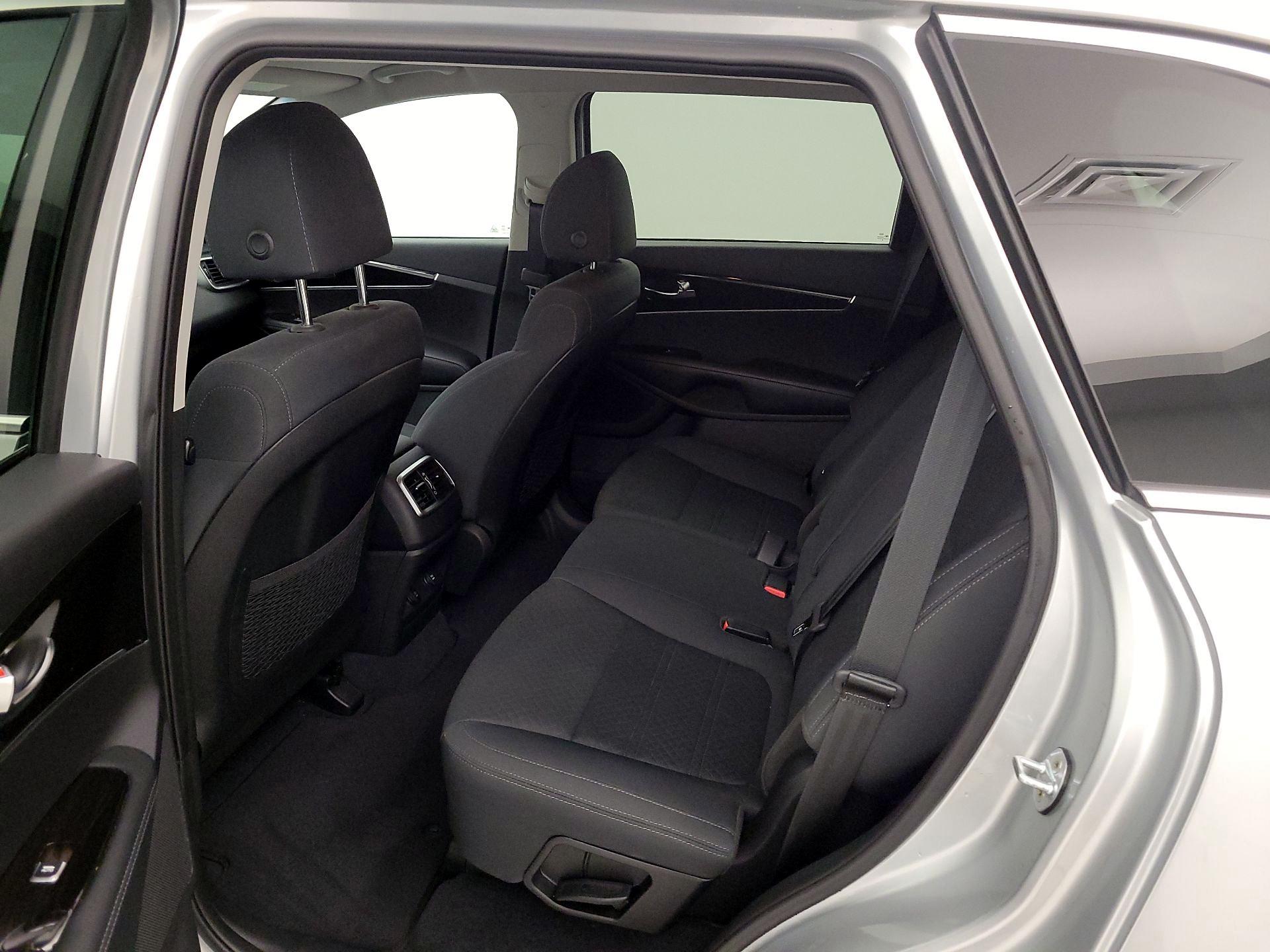 Thumbnail: 2019 Kia Sorento - 19