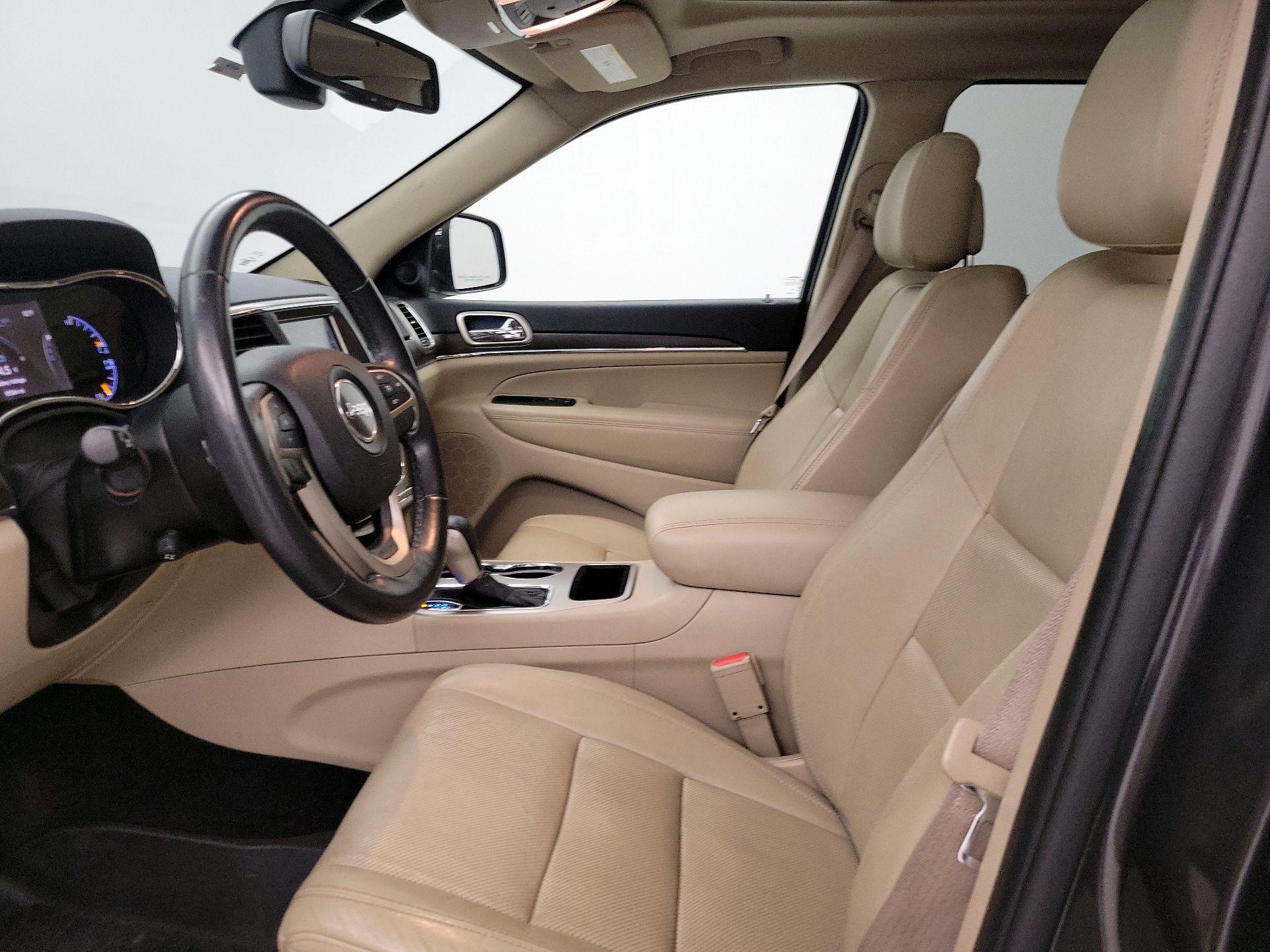 Thumbnail: 2016 Jeep Grand Cherokee - 11