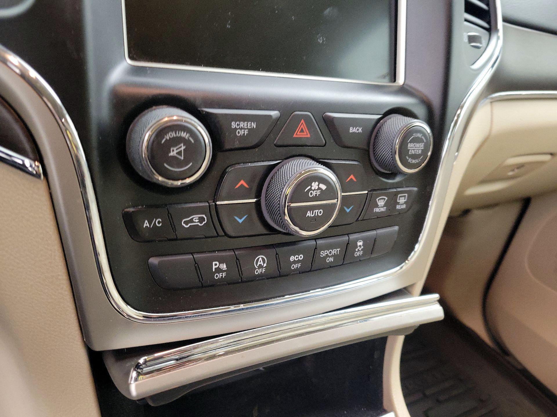 Thumbnail: 2016 Jeep Grand Cherokee - 16