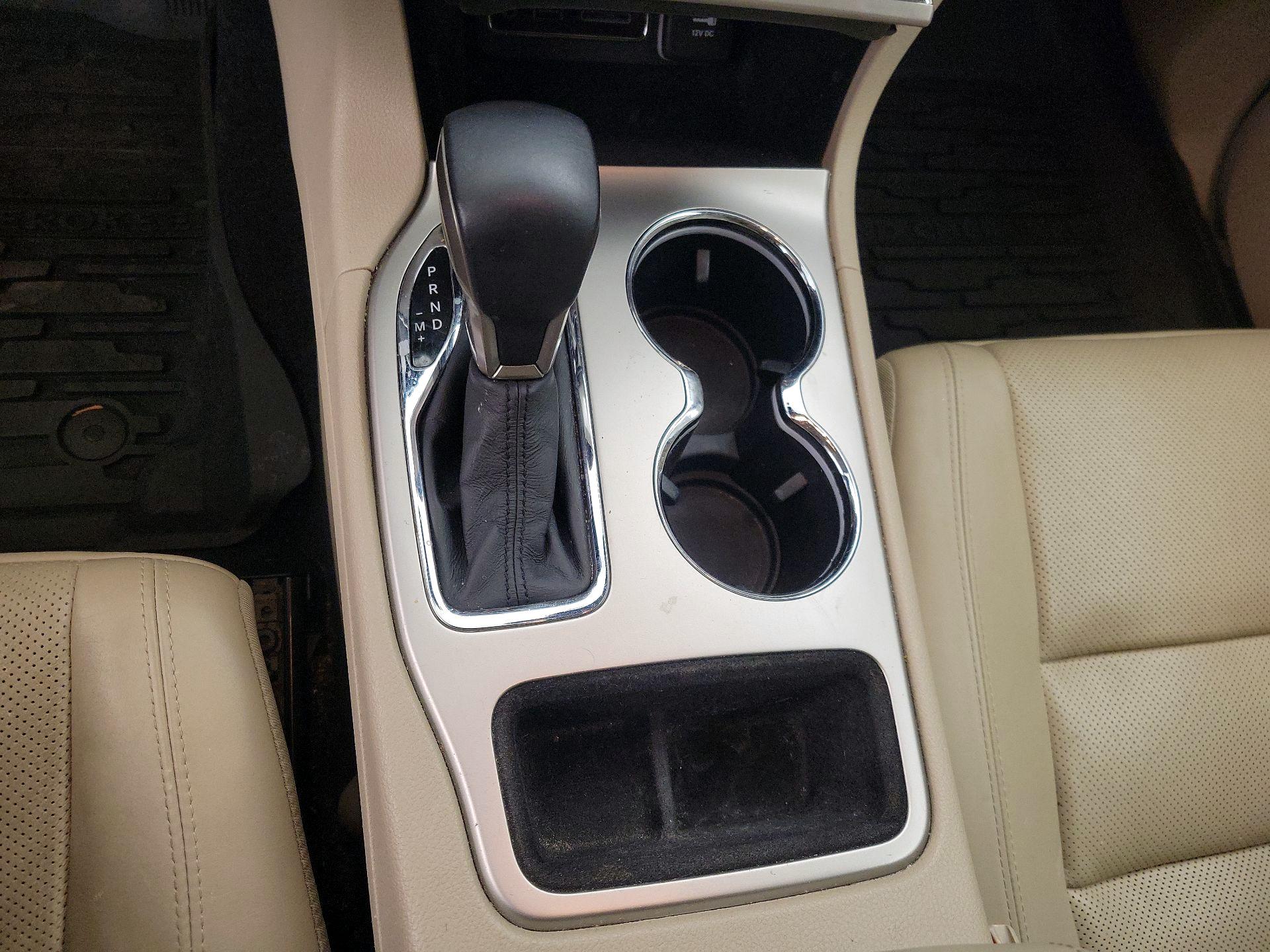 Thumbnail: 2016 Jeep Grand Cherokee - 17