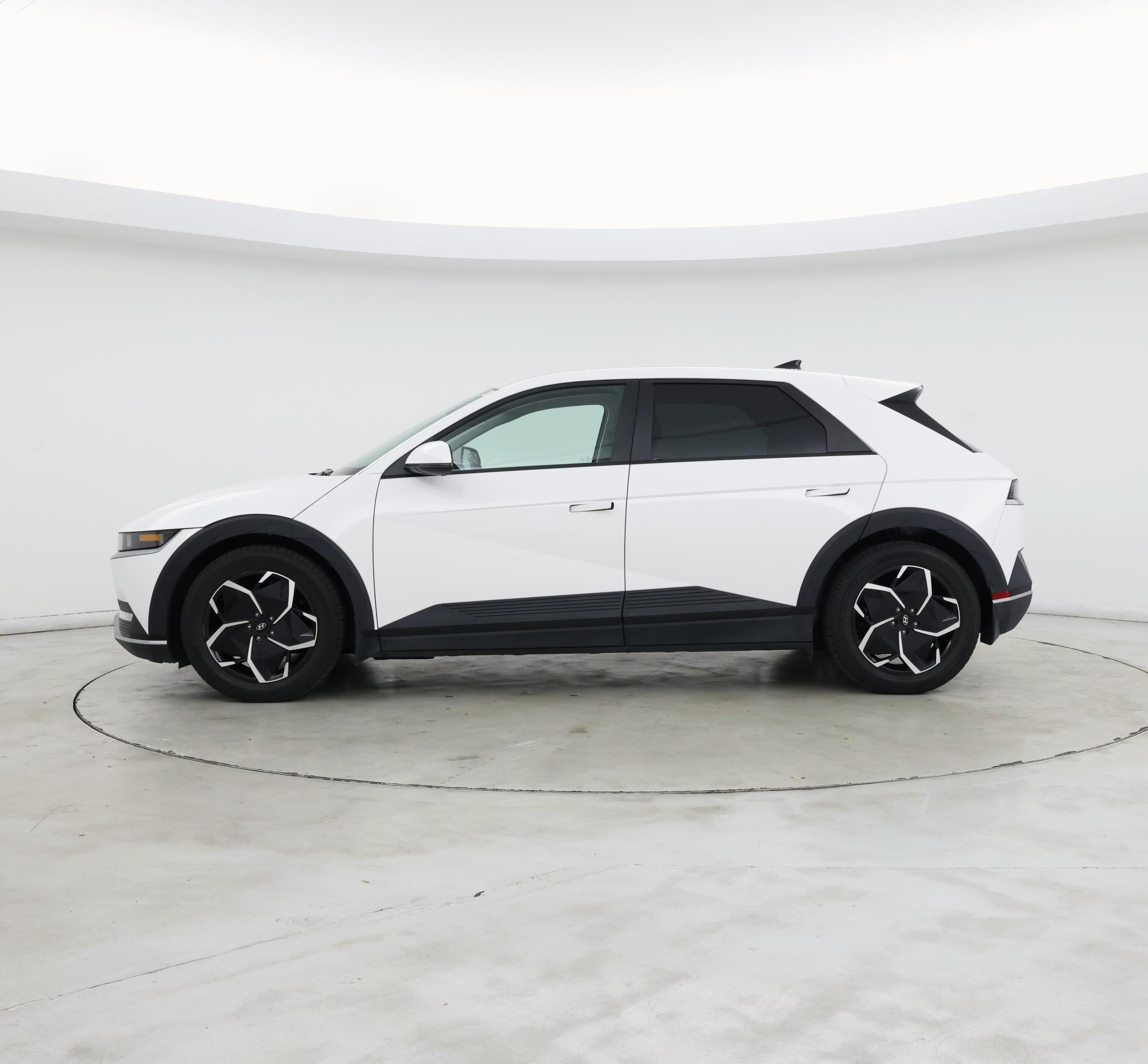 Thumbnail: 2023 Hyundai Ioniq 5 - 3