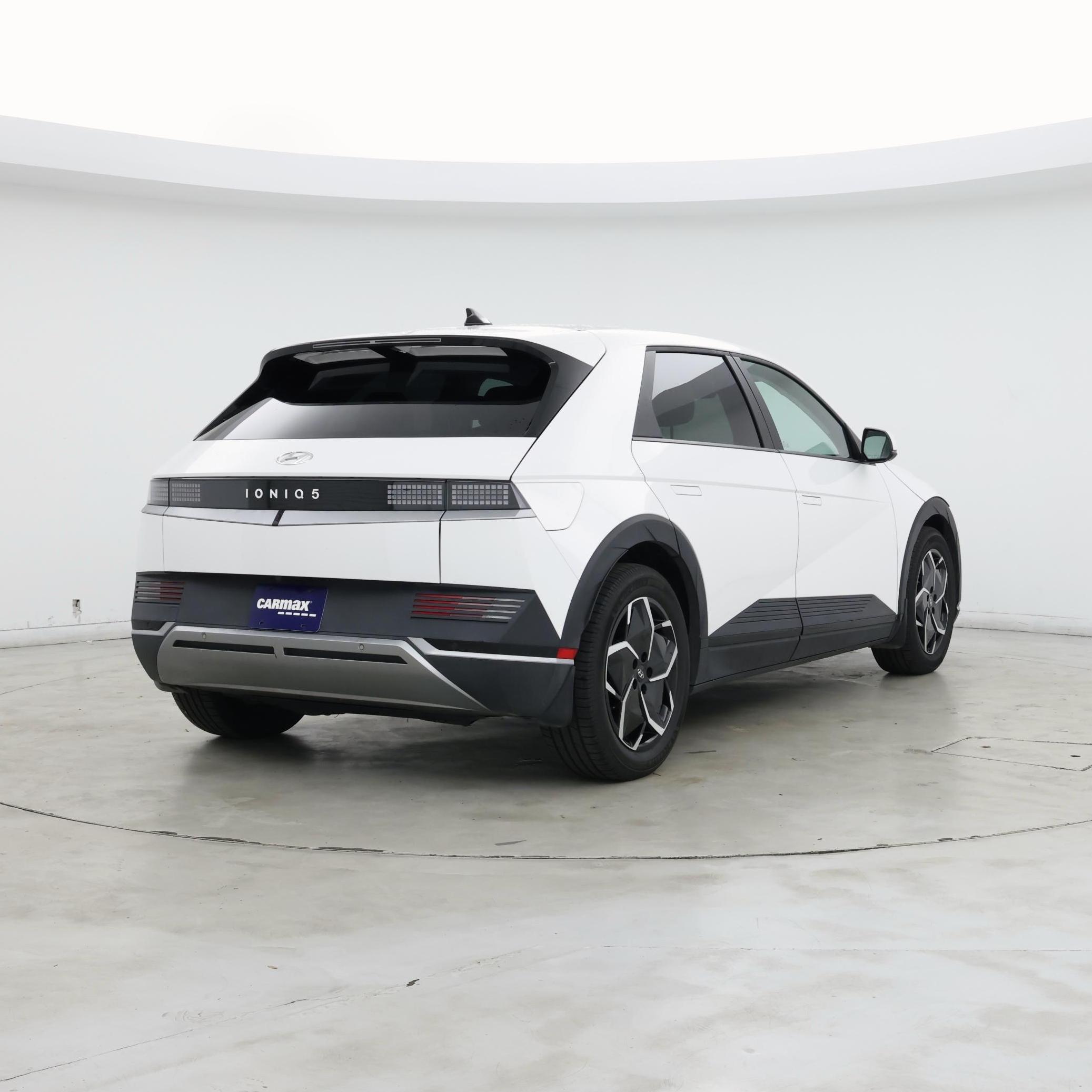 Thumbnail: 2023 Hyundai Ioniq 5 - 8