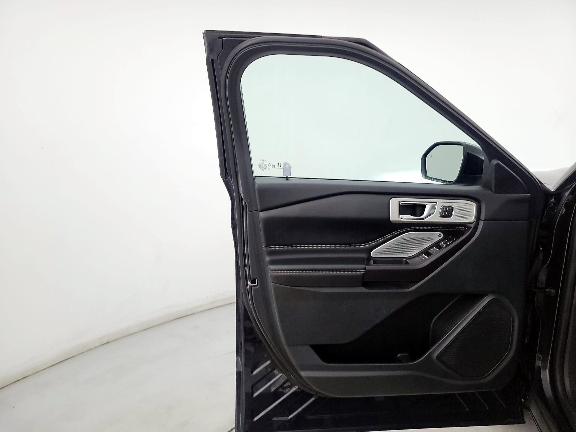 Thumbnail: 2020 Ford Explorer - 12