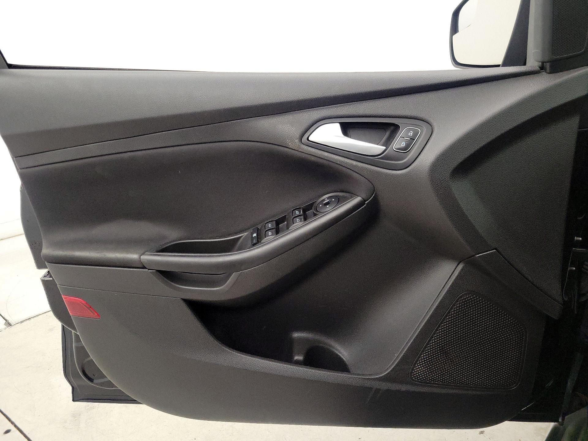 Thumbnail: 2018 Ford Focus - 12