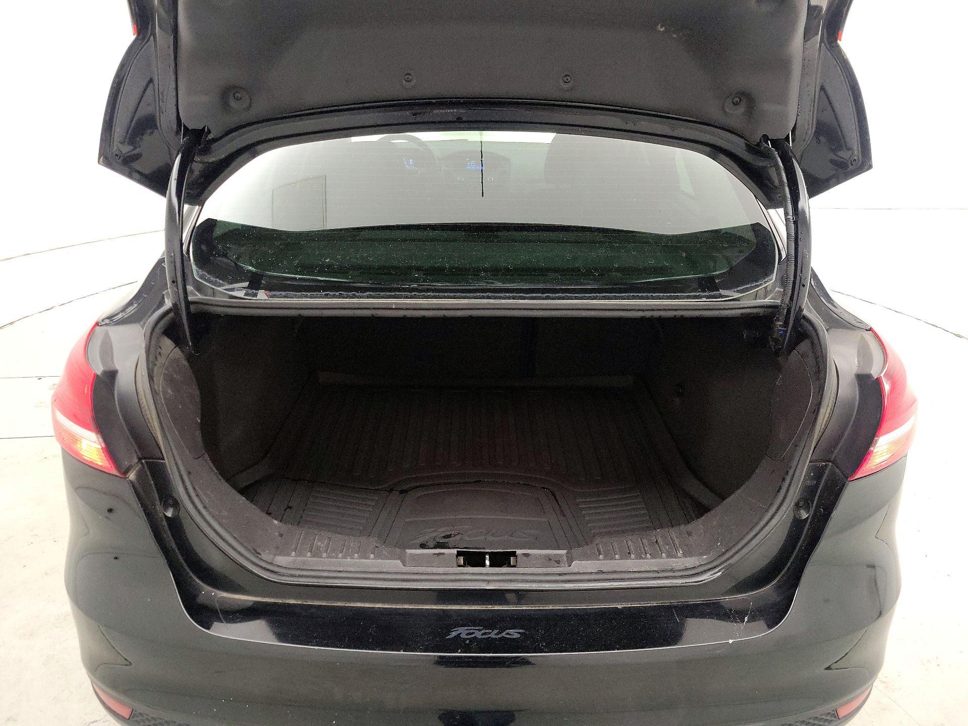 Thumbnail: 2018 Ford Focus - 20