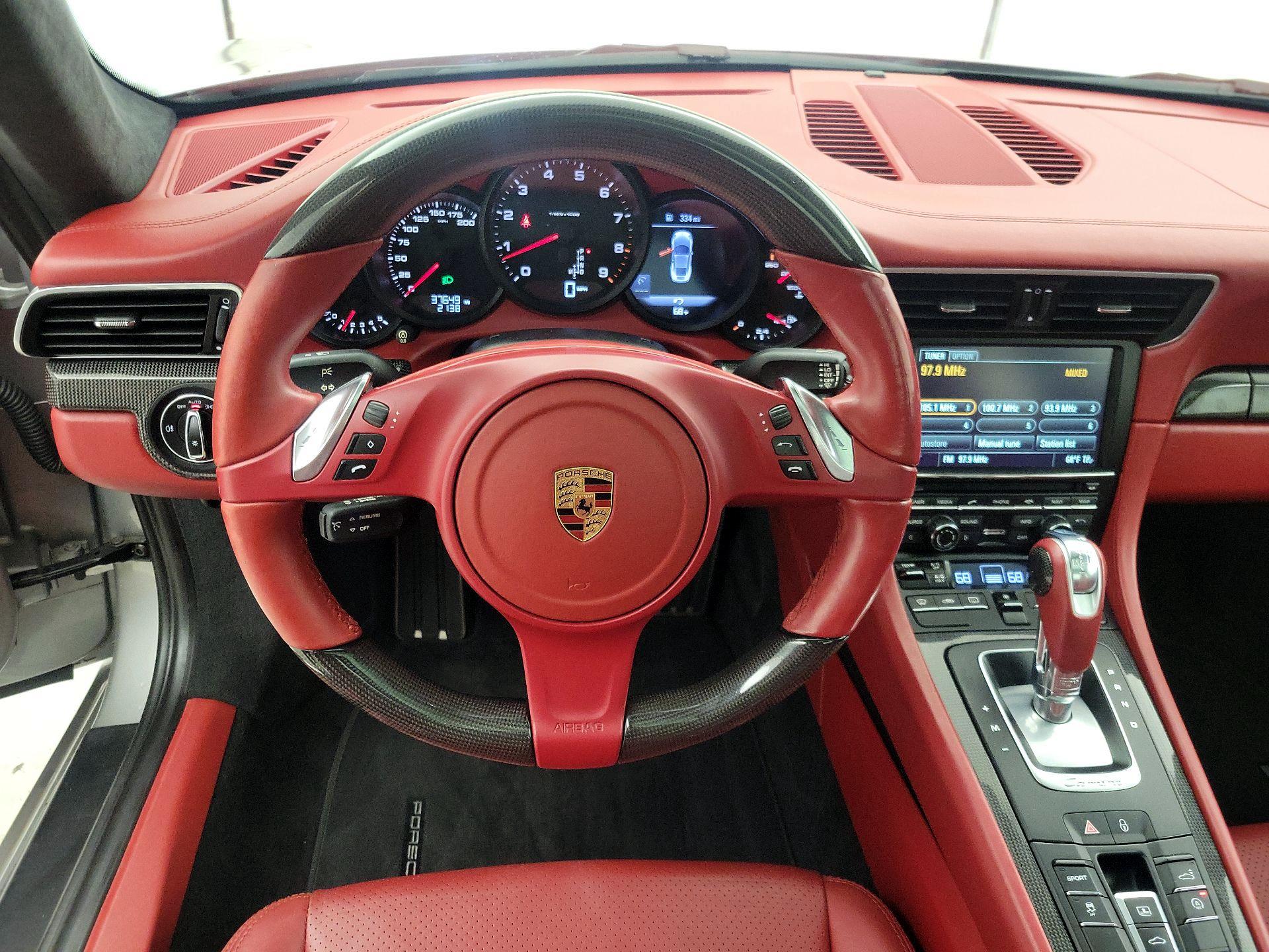 Thumbnail: 2016 Porsche 911 - 10