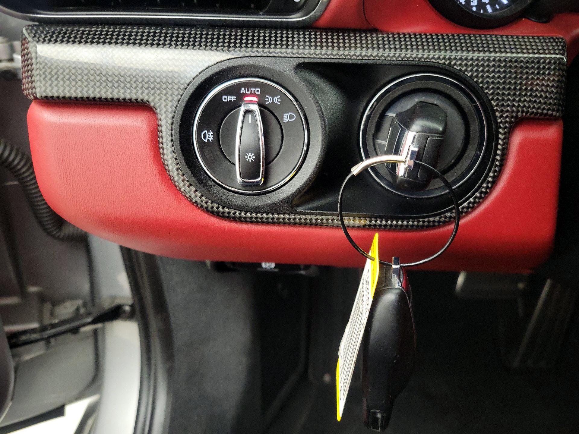 Thumbnail: 2016 Porsche 911 - 13