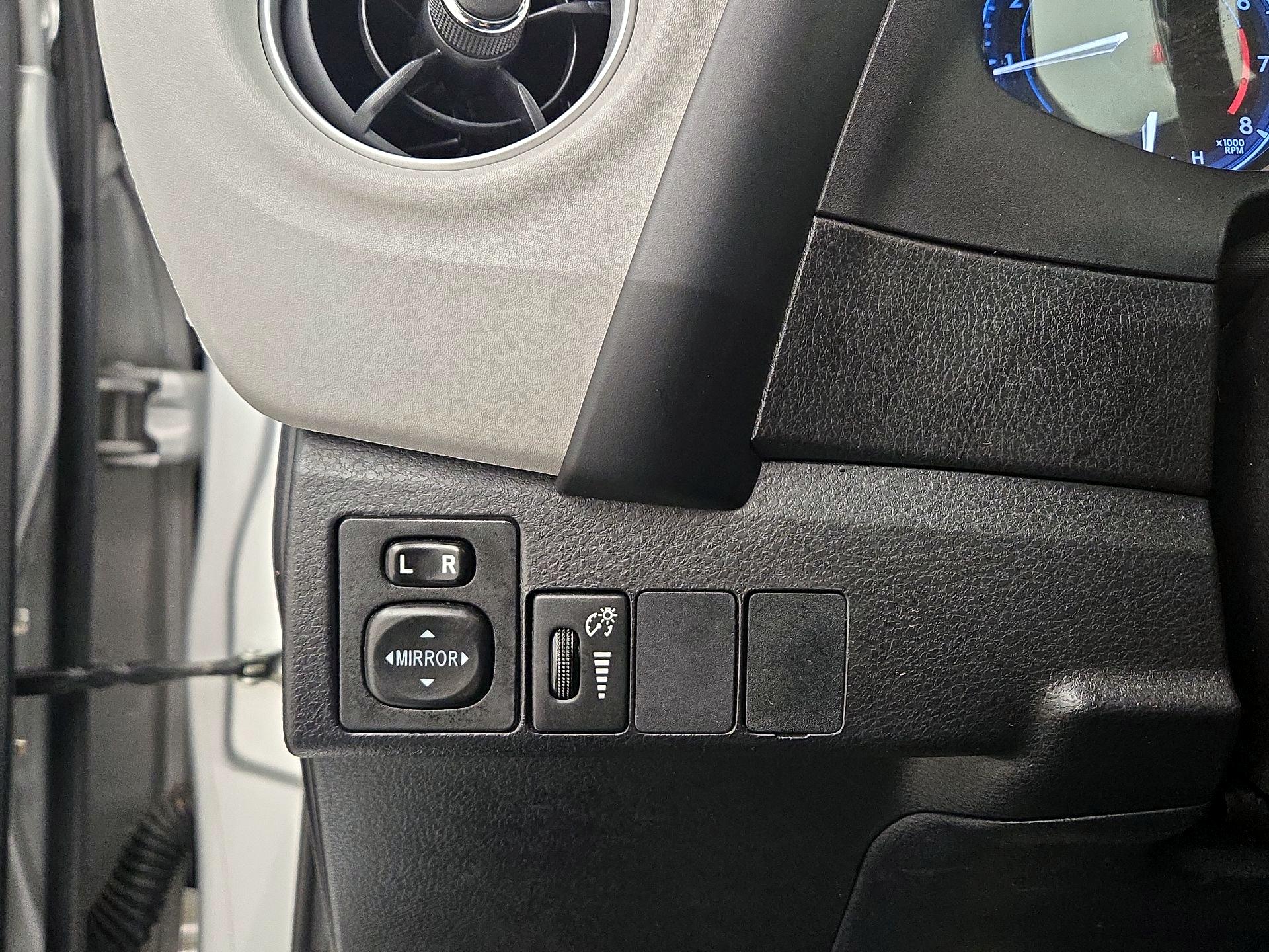 Thumbnail: 2018 Toyota Corolla - 13