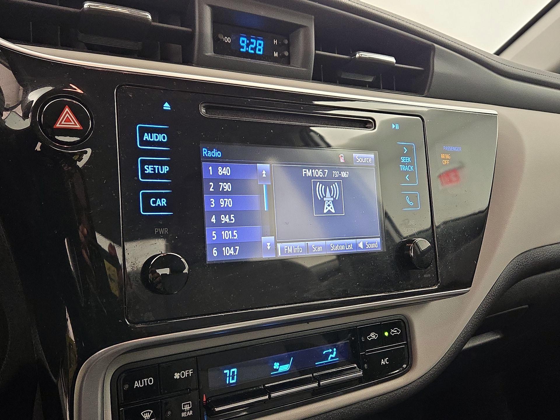 Thumbnail: 2018 Toyota Corolla - 15