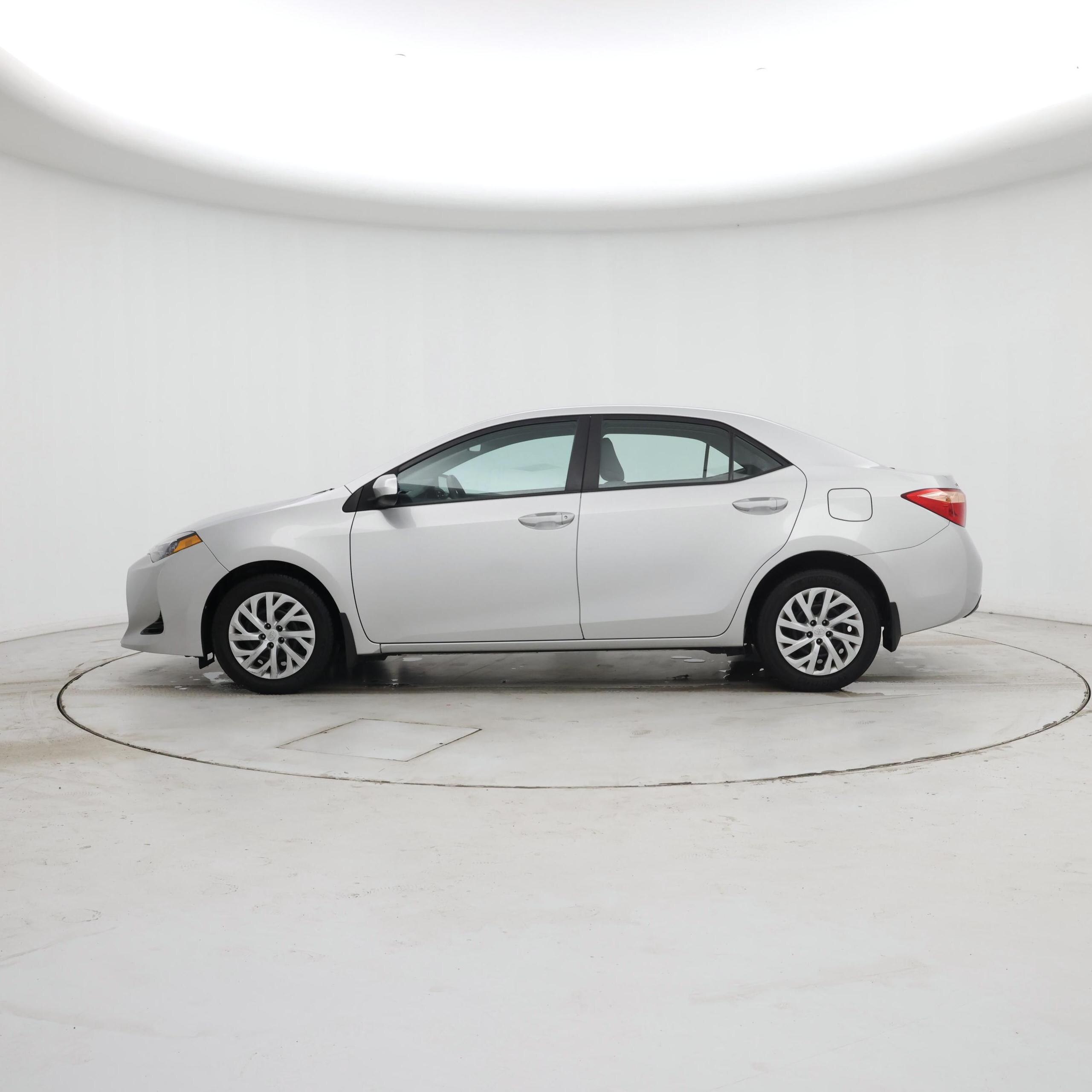 Thumbnail: 2018 Toyota Corolla - 3