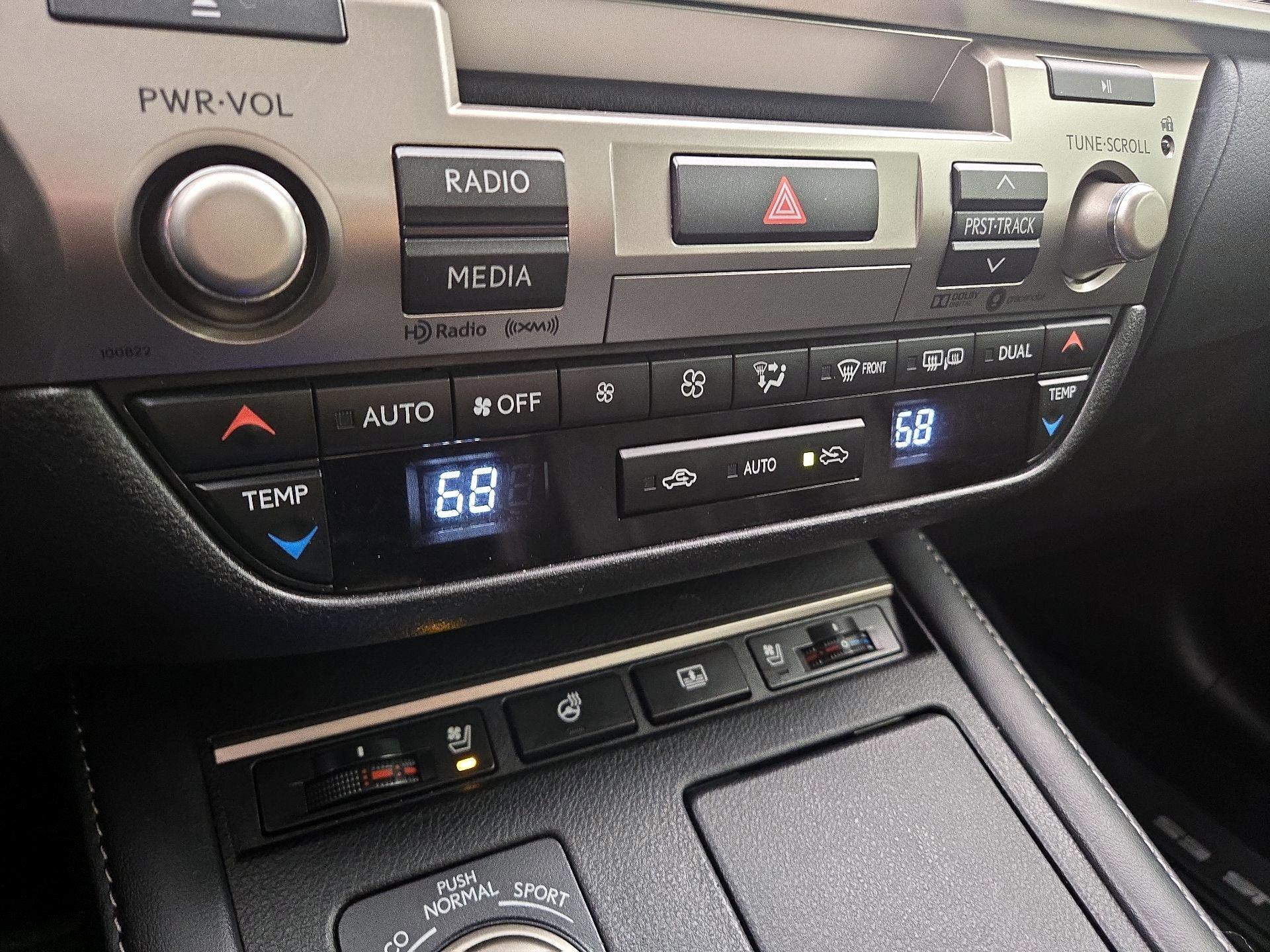 Thumbnail: 2018 Lexus ES - 17