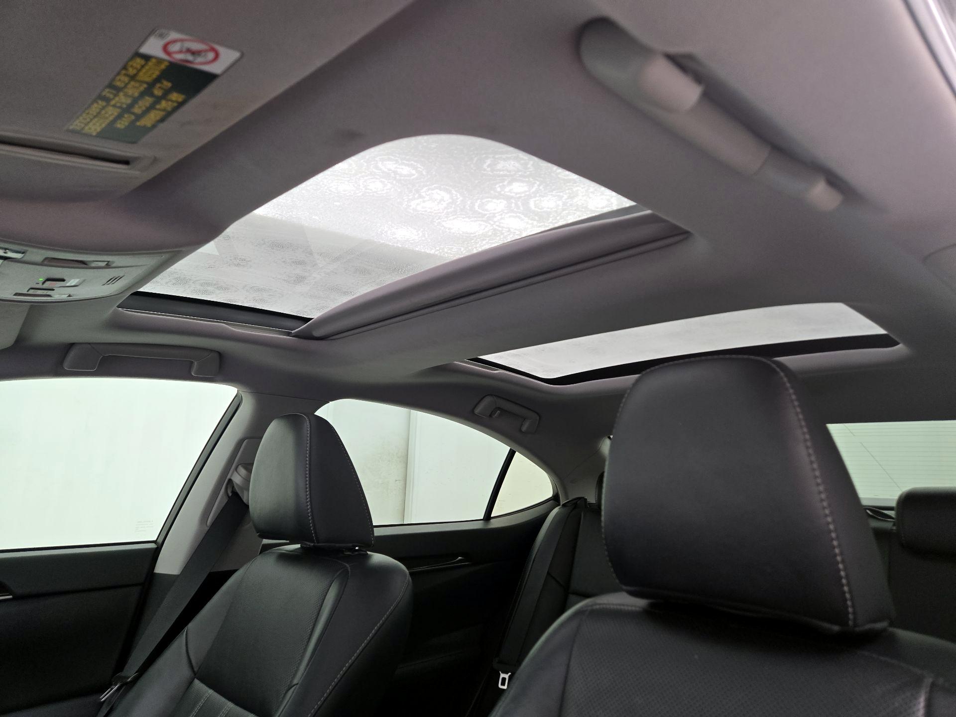 Thumbnail: 2018 Lexus ES - 20