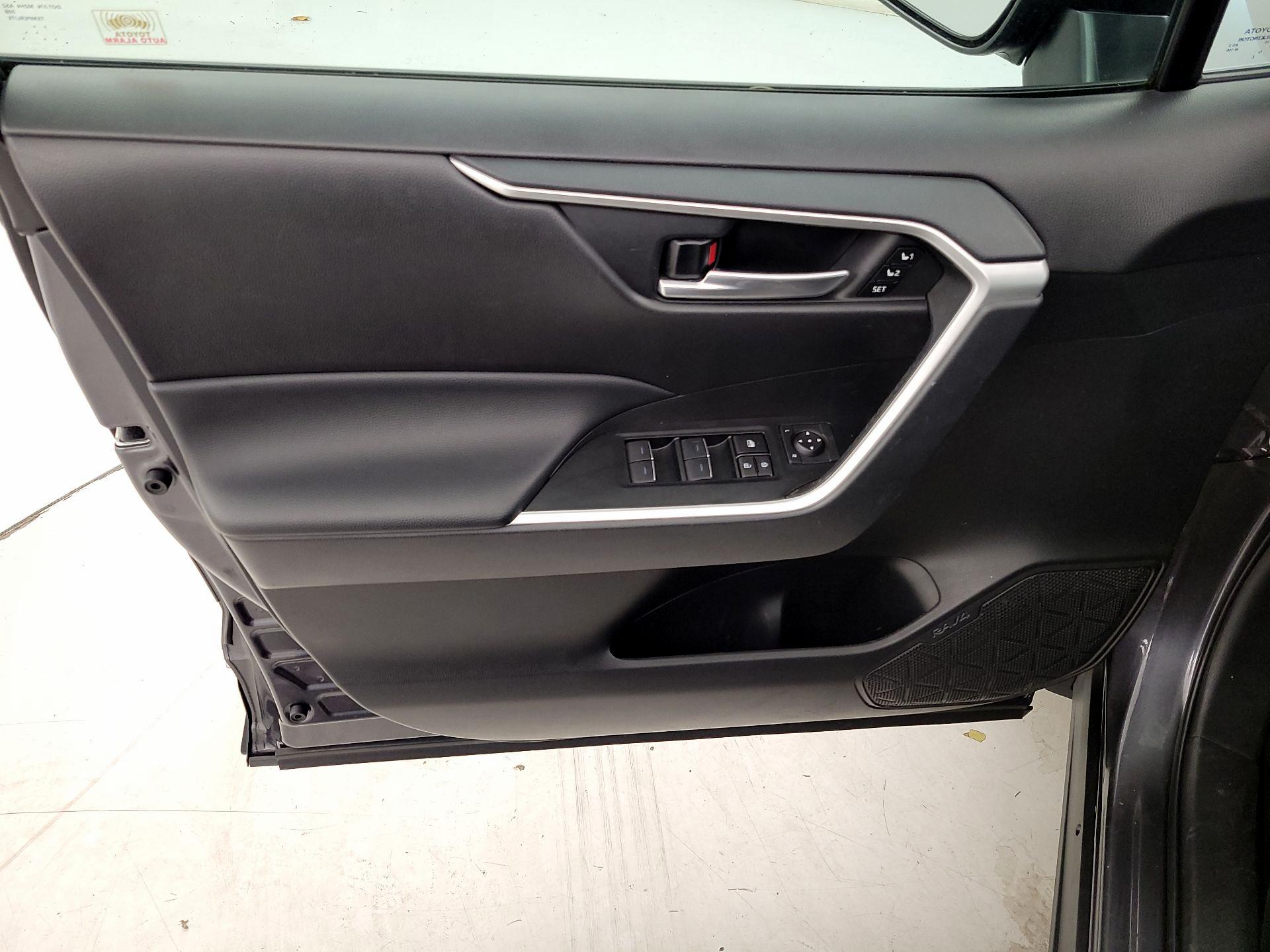 Thumbnail: 2023 Toyota RAV4 - 12