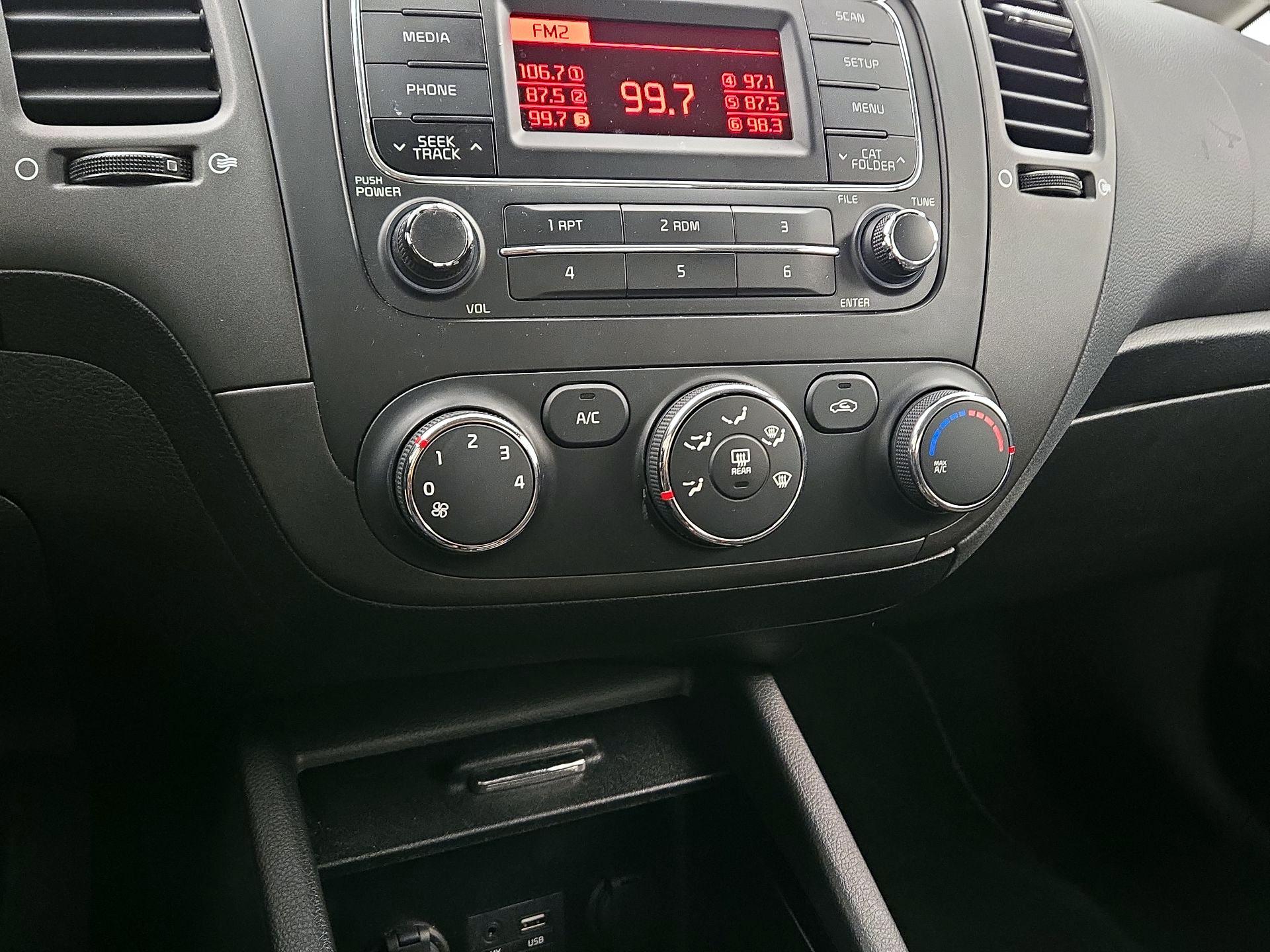 Thumbnail: 2016 Kia Forte - 15