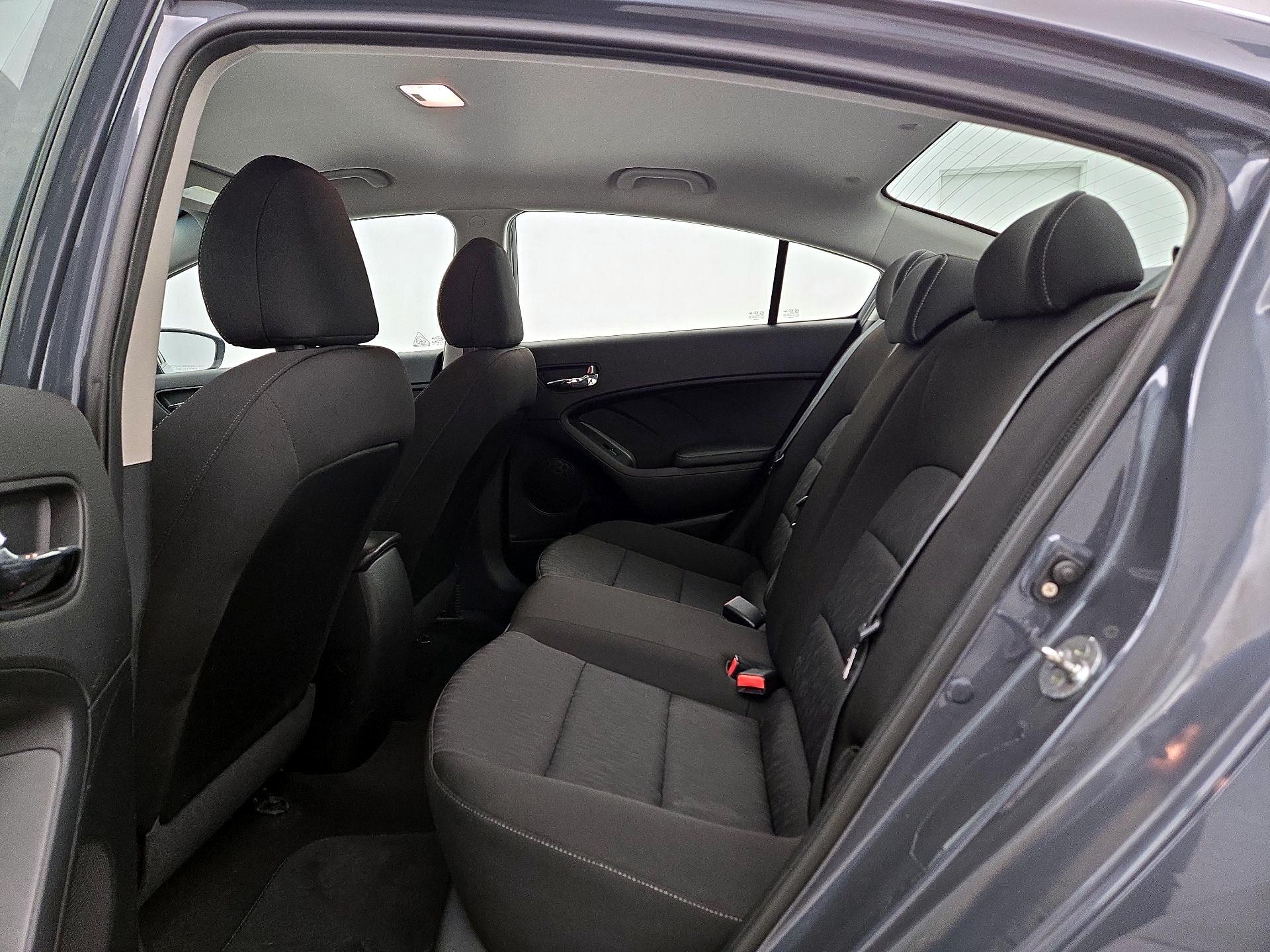 Thumbnail: 2016 Kia Forte - 18