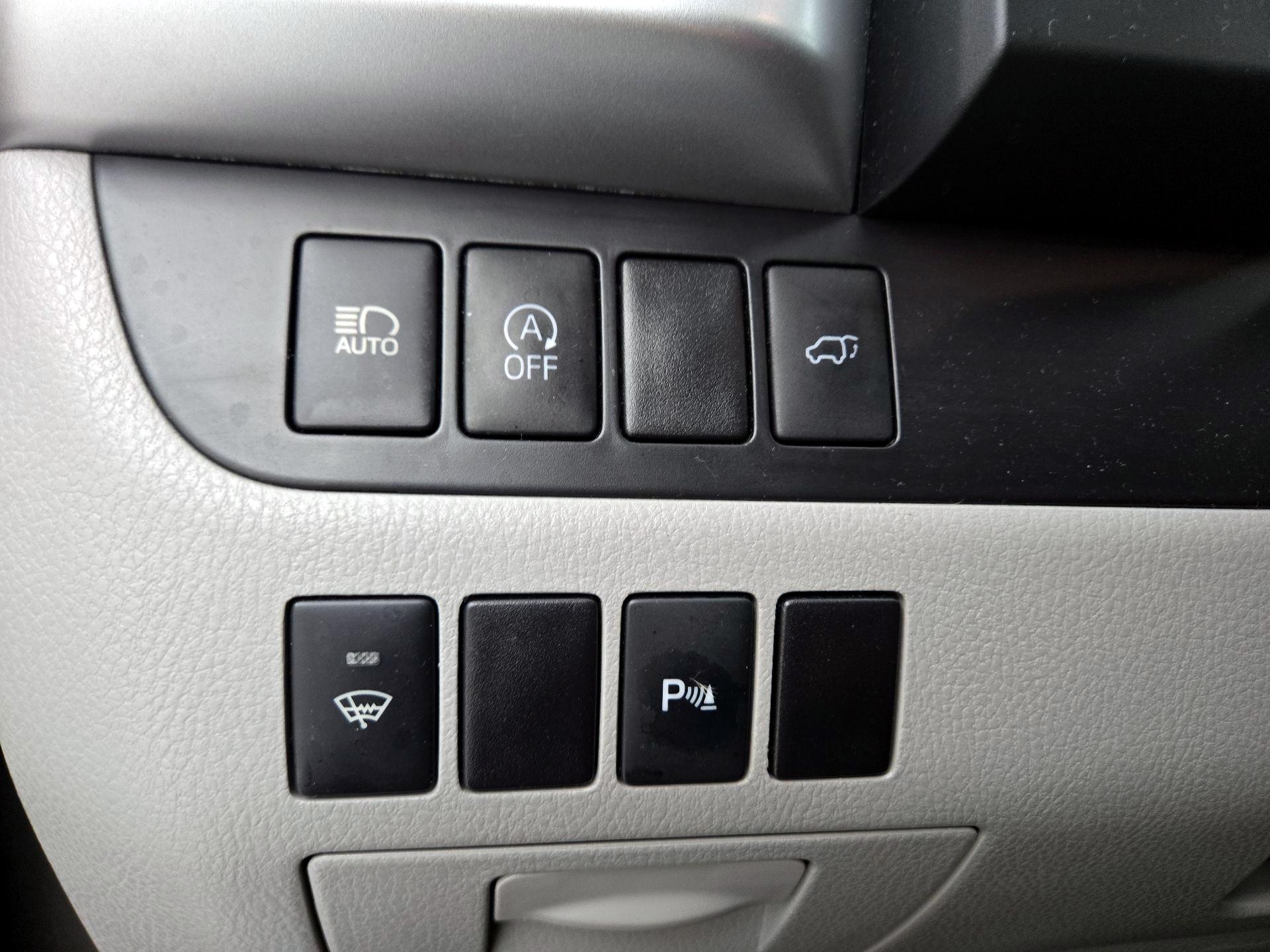 Thumbnail: 2017 Toyota Highlander - 13