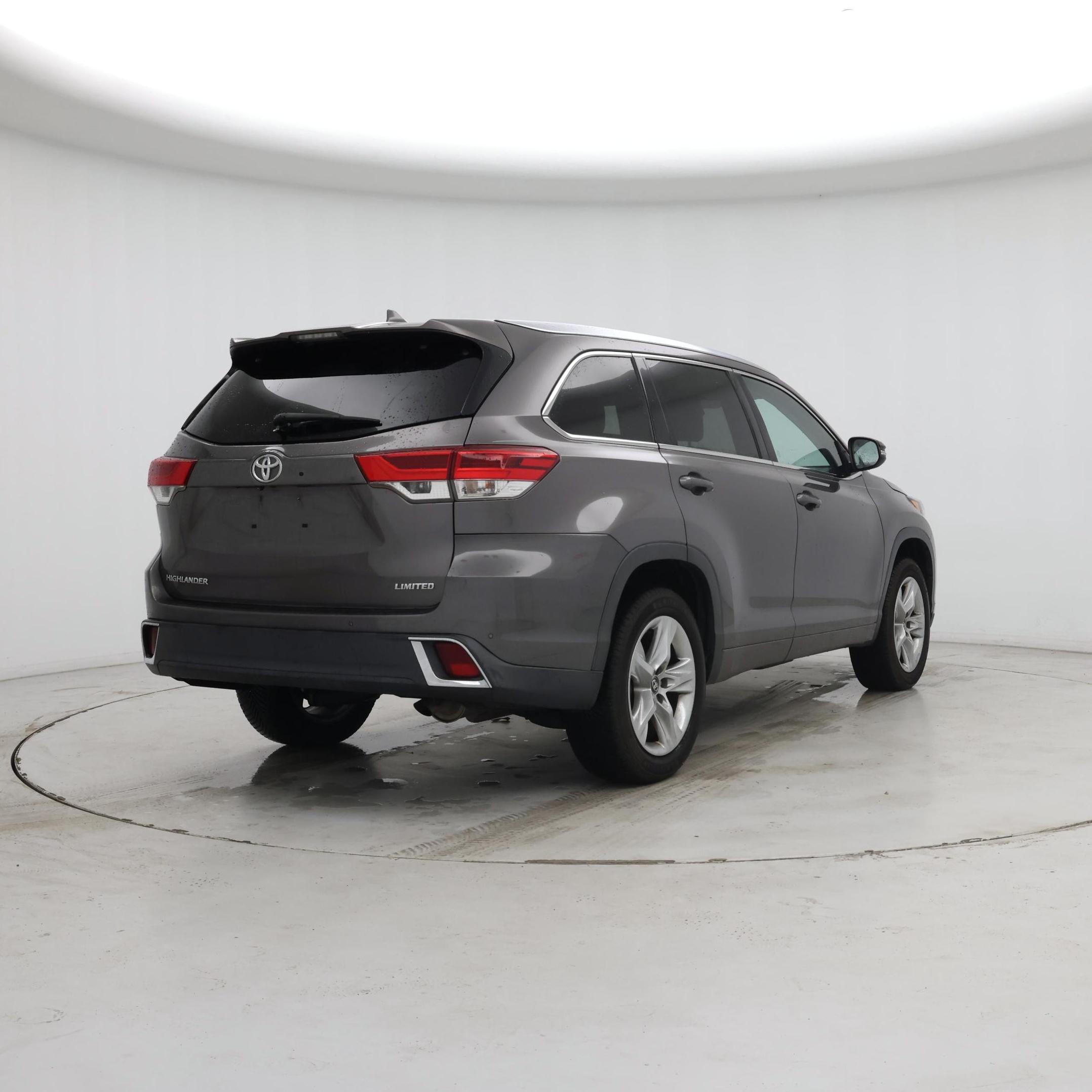 Thumbnail: 2017 Toyota Highlander - 8