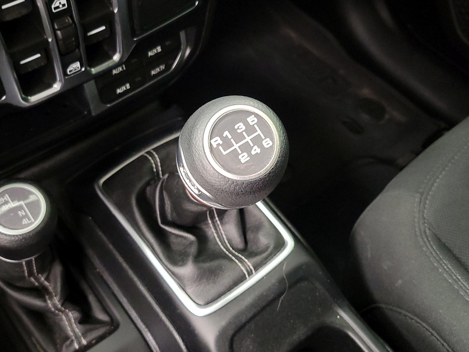 Thumbnail: 2022 Jeep Gladiator - 18