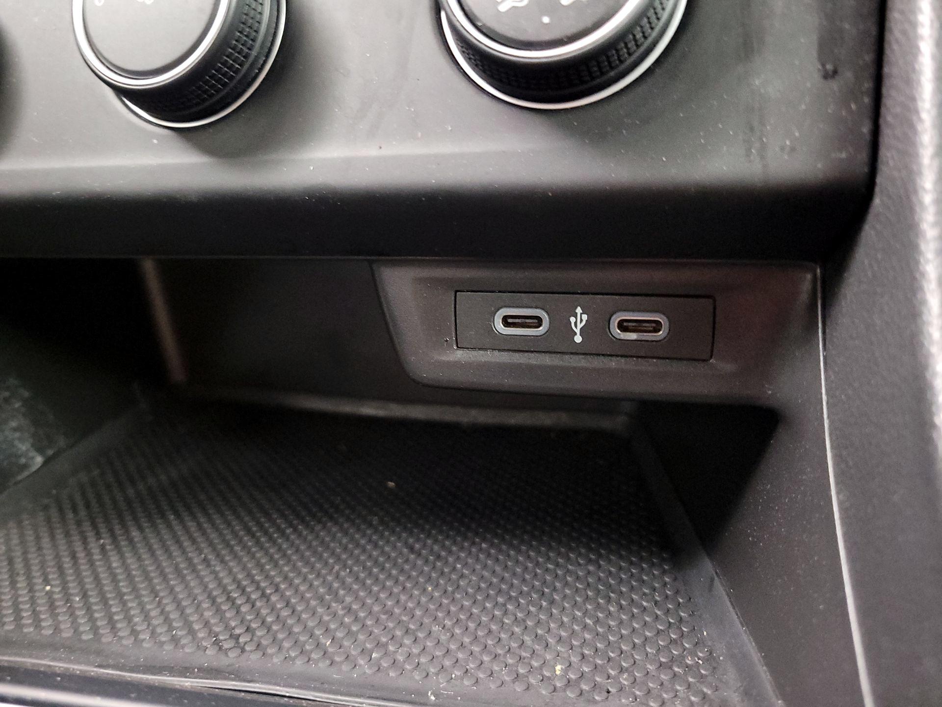 Thumbnail: 2023 Volkswagen Jetta - 18