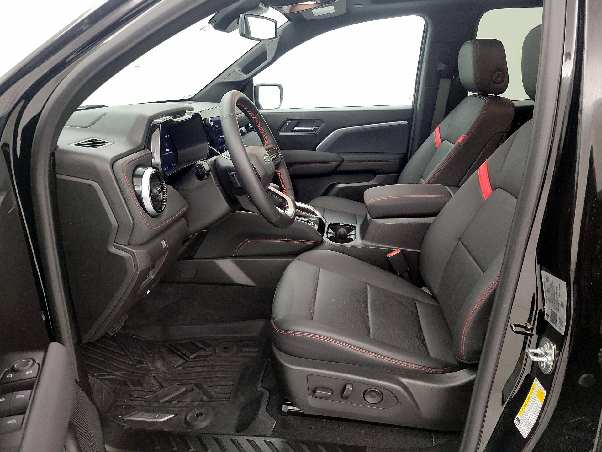 Thumbnail: 2025 Chevrolet Colorado - 11