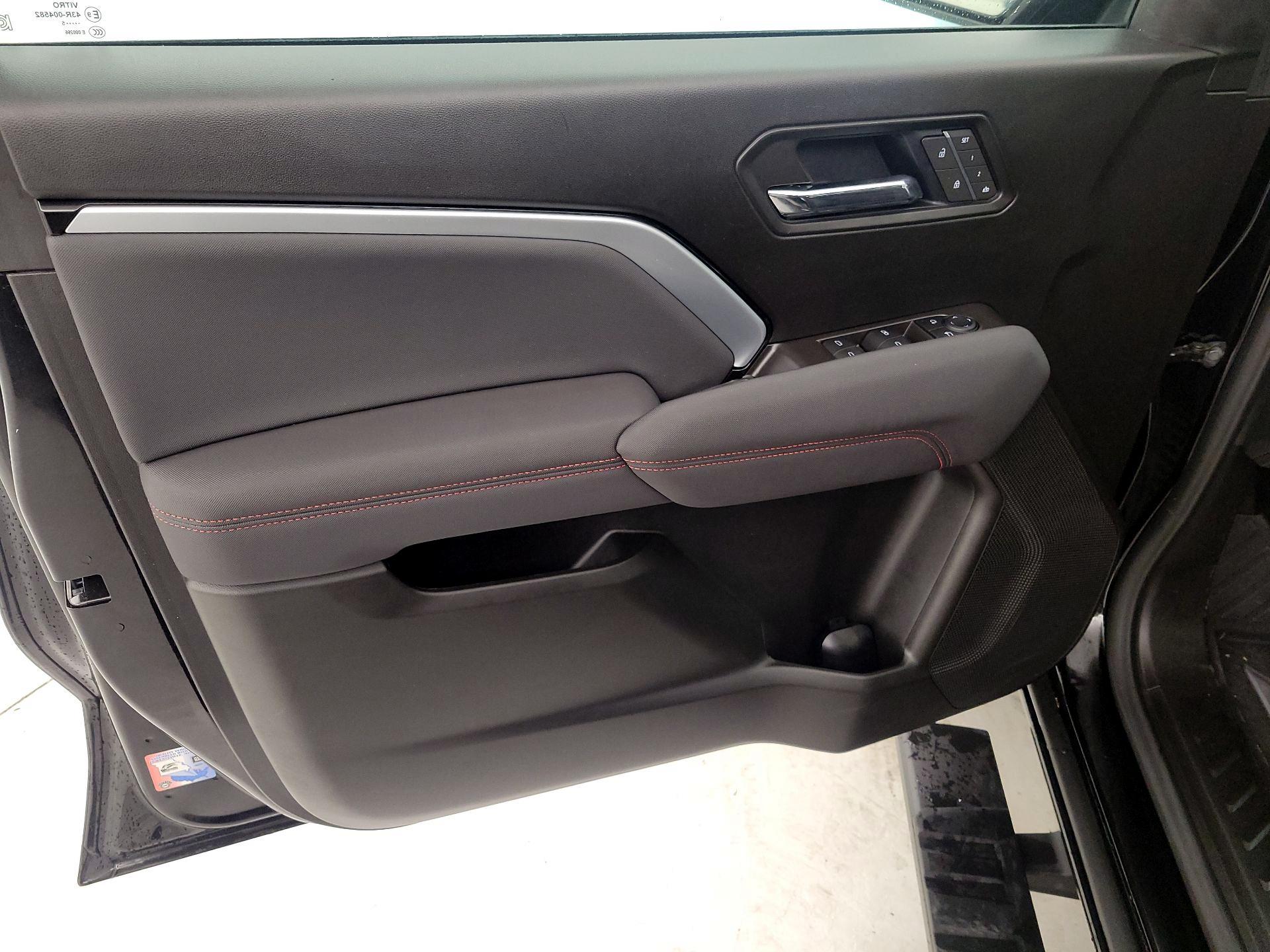 Thumbnail: 2025 Chevrolet Colorado - 12