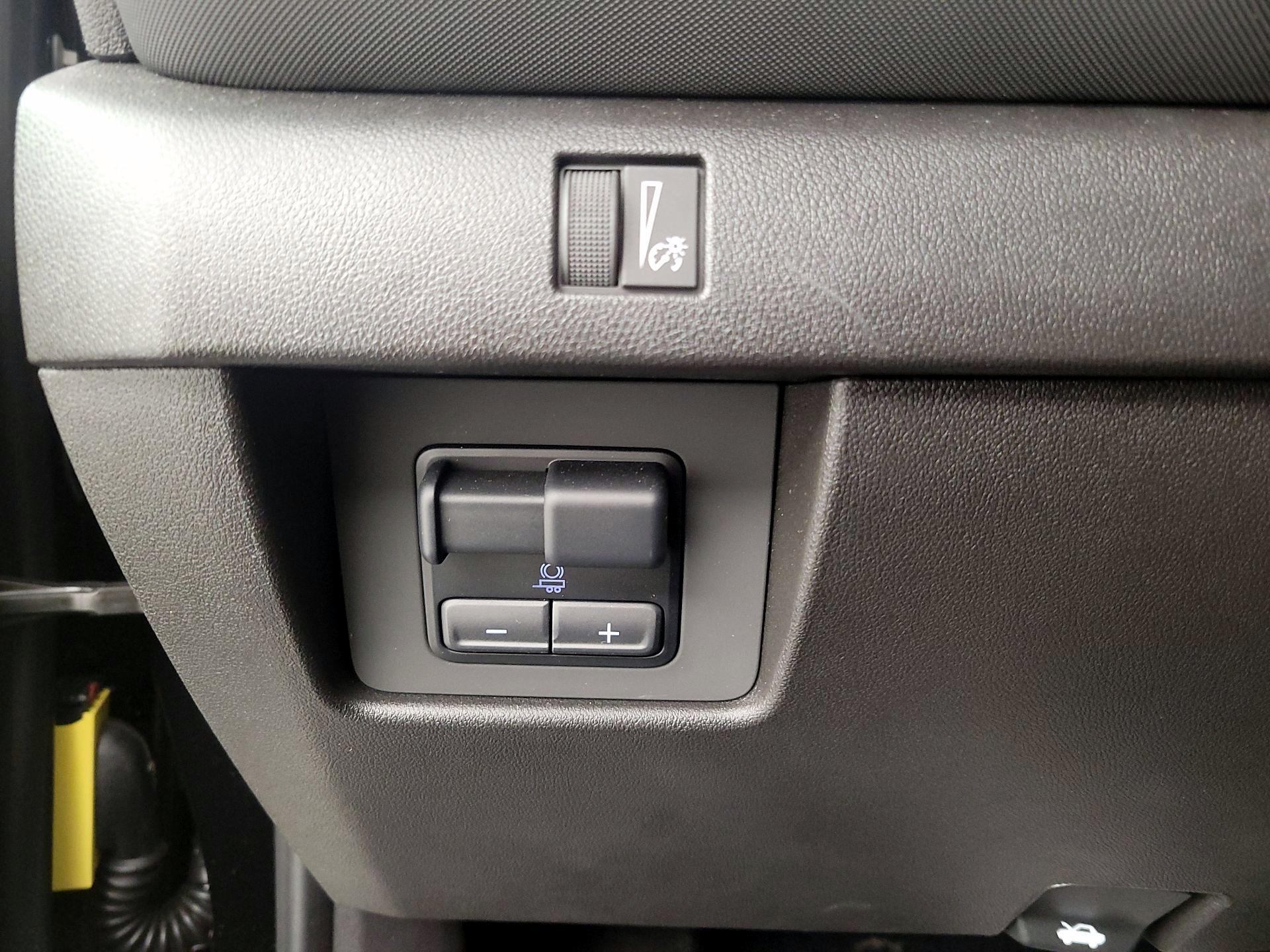 Thumbnail: 2025 Chevrolet Colorado - 13