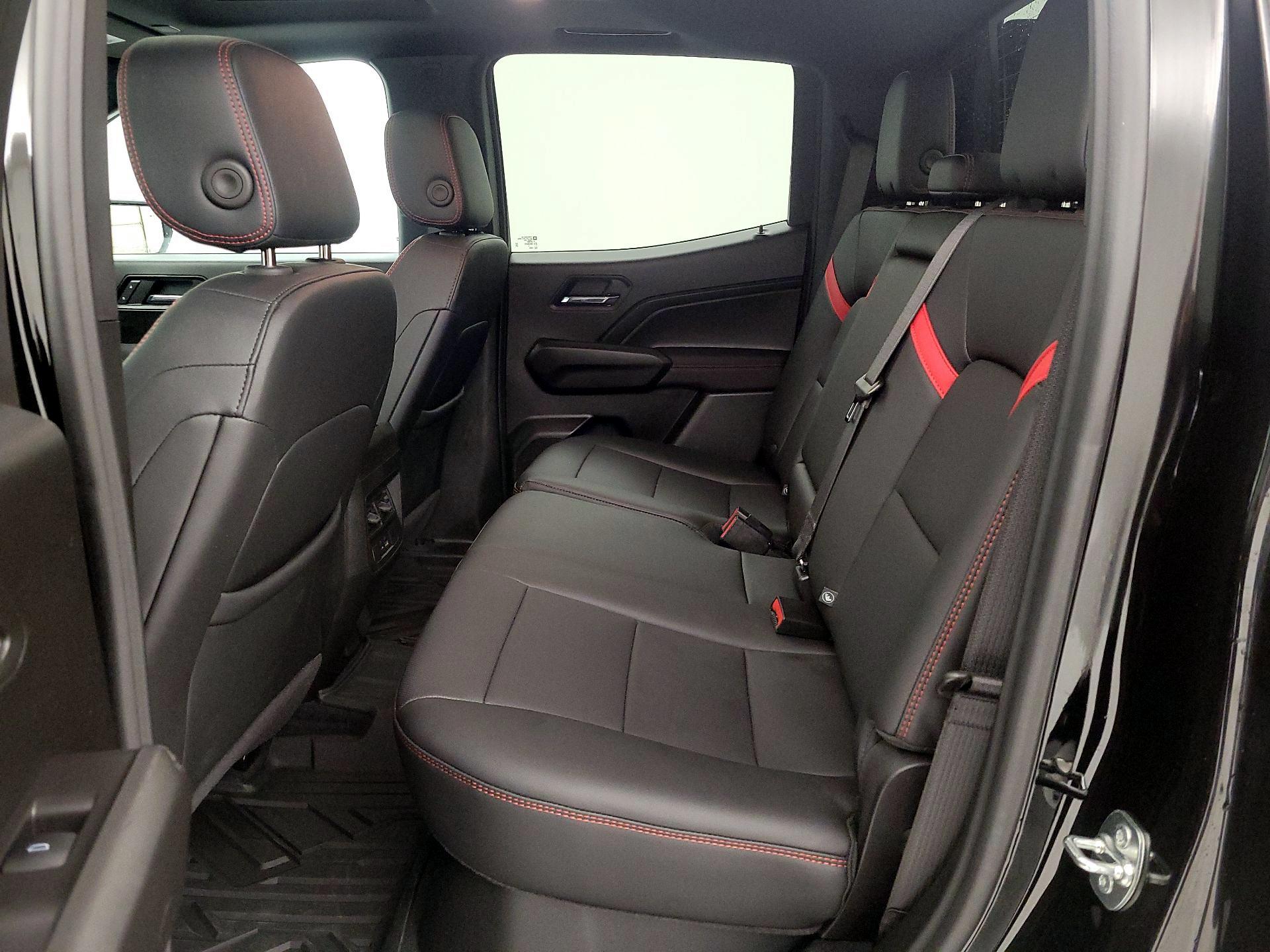 Thumbnail: 2025 Chevrolet Colorado - 19