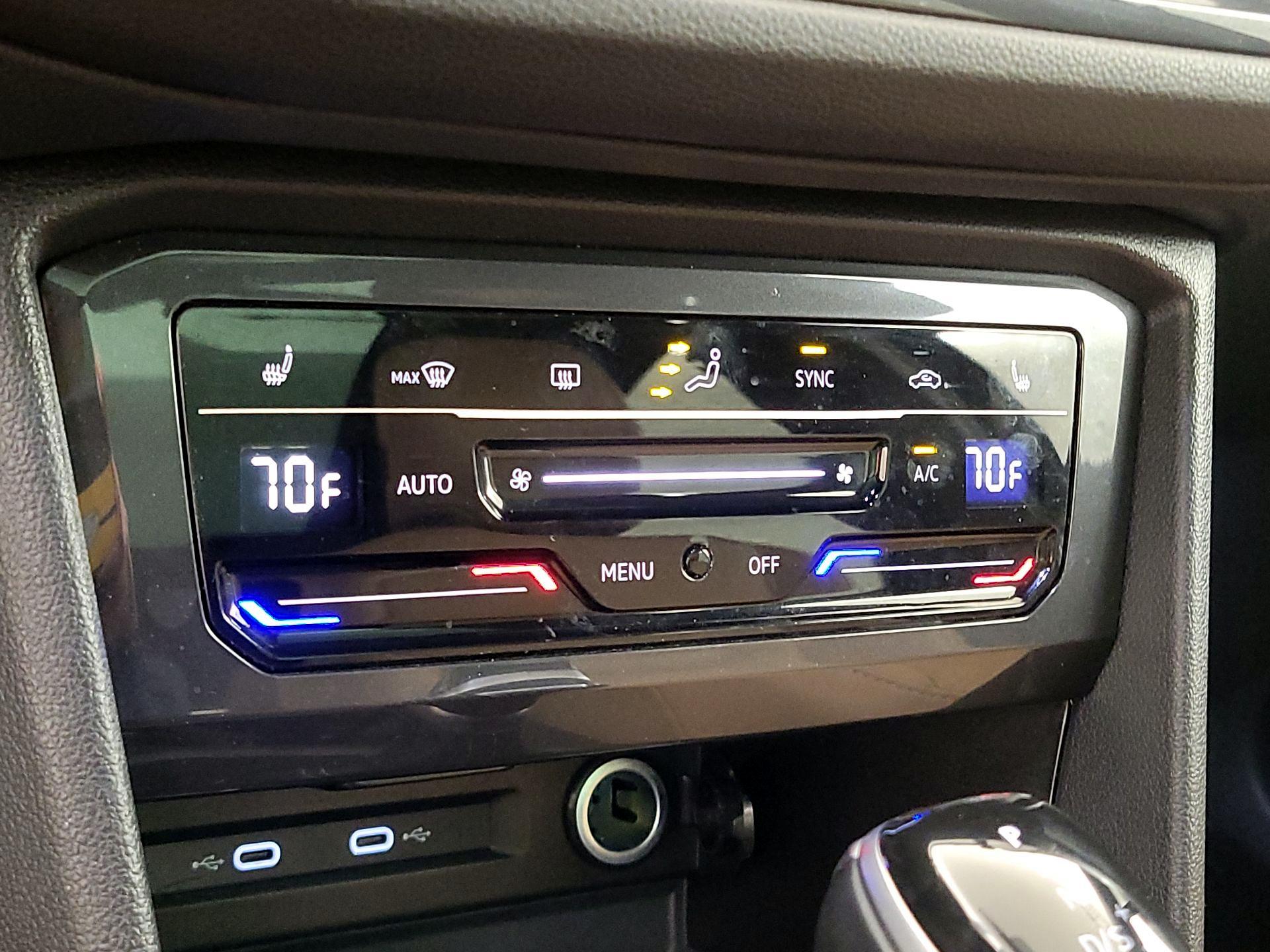 Thumbnail: 2024 Volkswagen Tiguan - 16