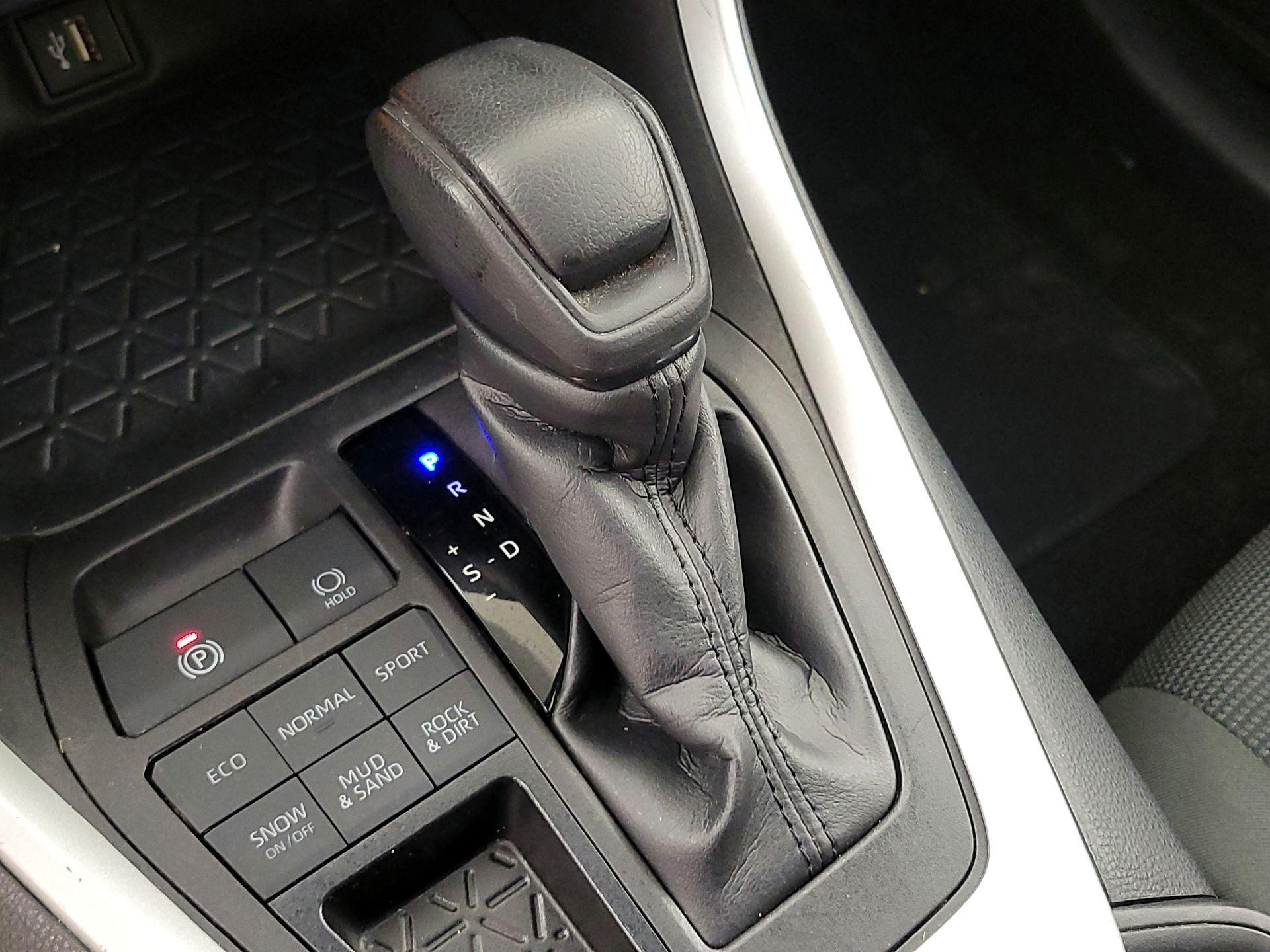 Thumbnail: 2024 Toyota RAV4 - 17