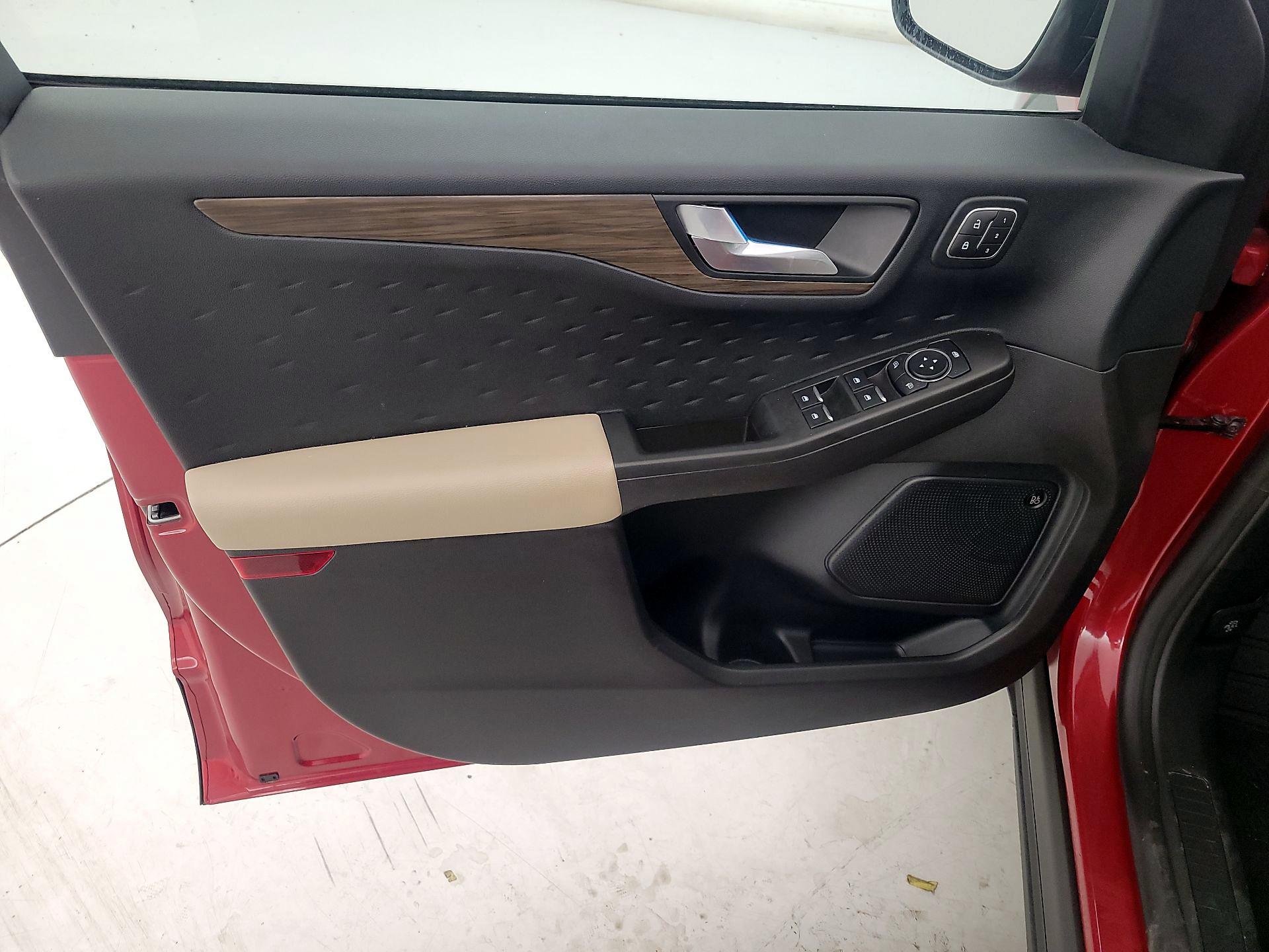 Thumbnail: 2020 Ford Escape - 12