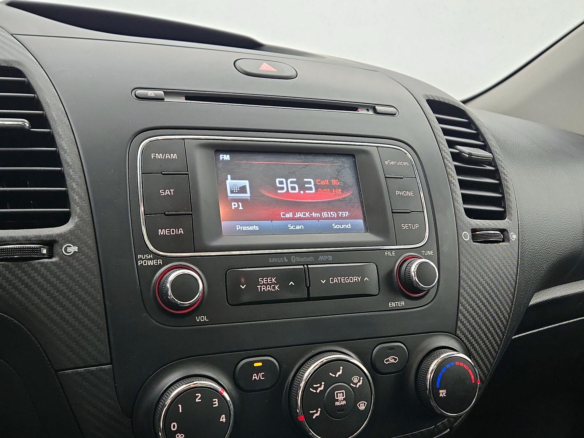 Thumbnail: 2014 Kia Forte - 15